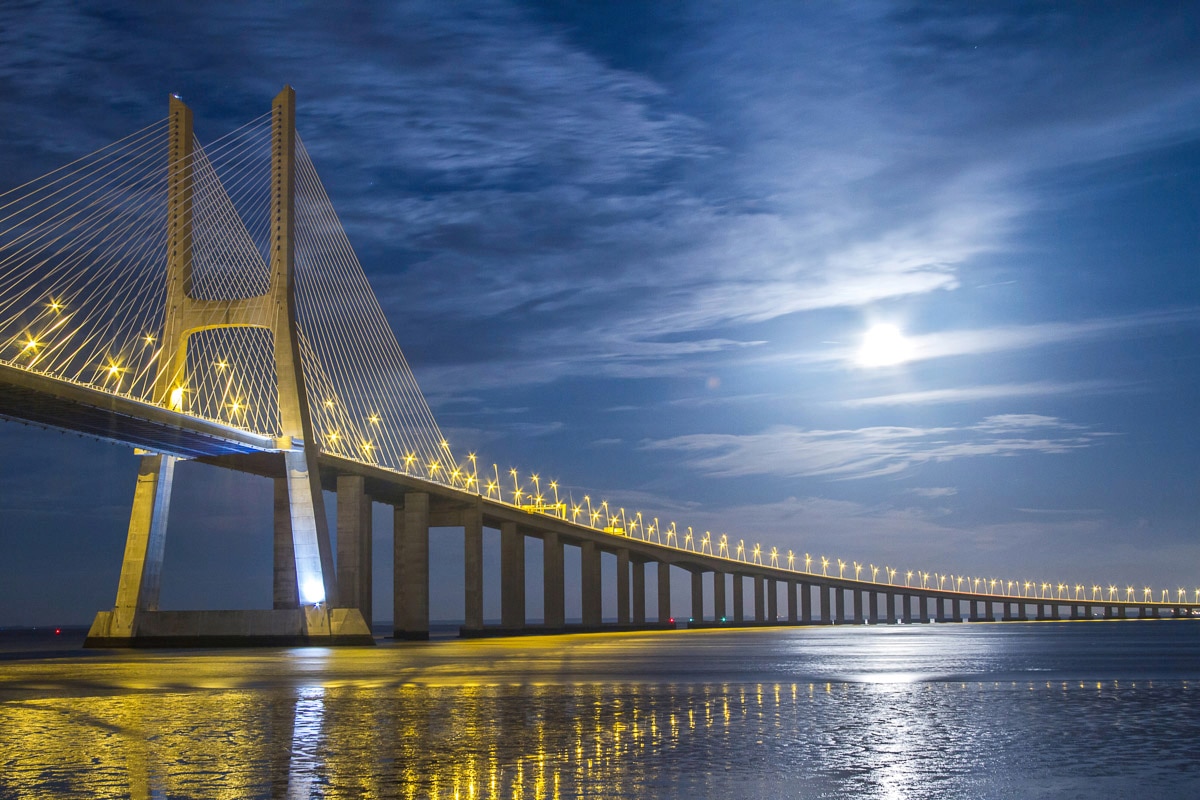 Papermoon Fototapete "Brücke"