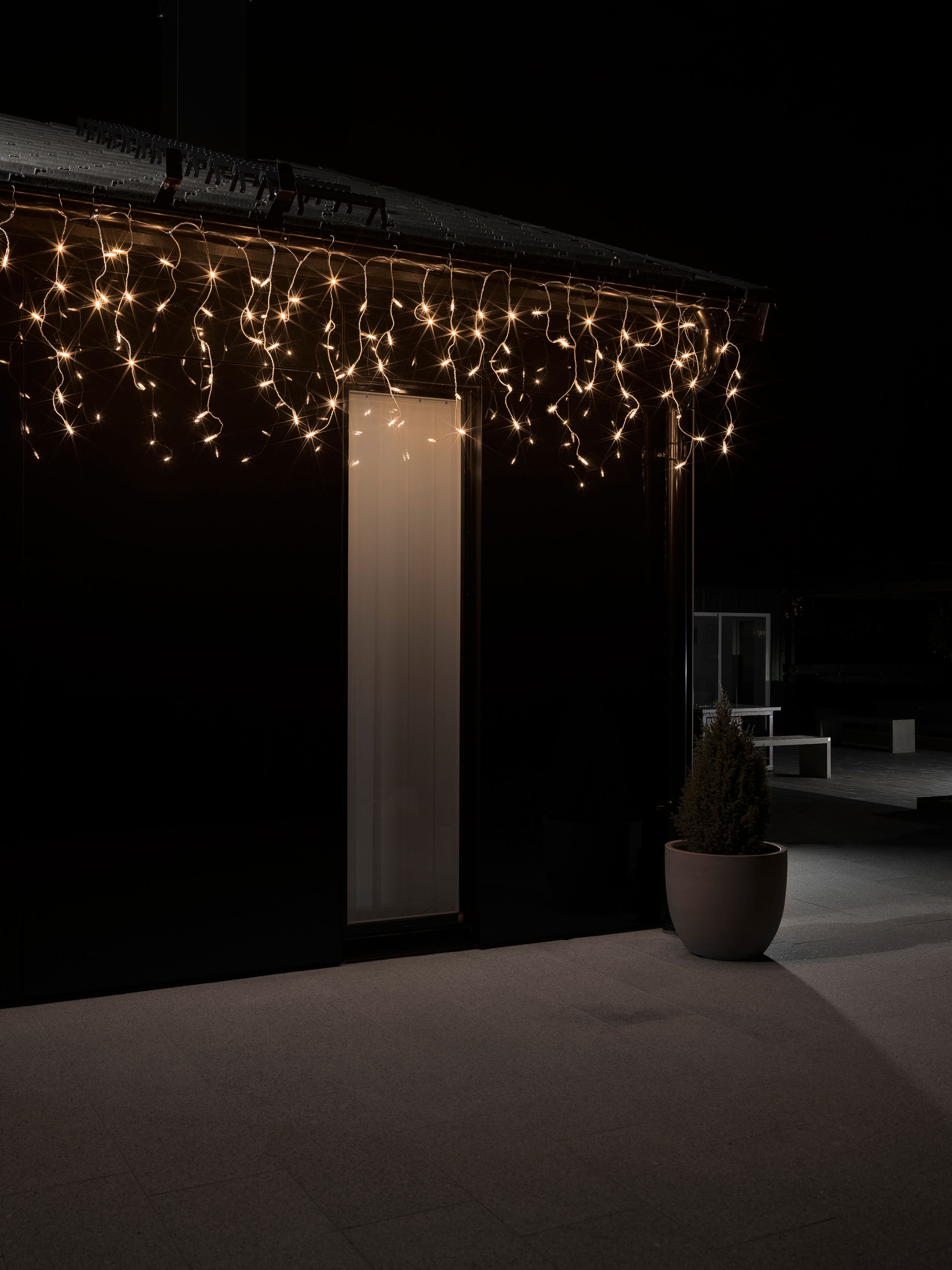KONSTSMIDE LED-Lichtervorhang "Weihnachtsdeko aussen", Dioden 96 Stk. Flammen 96 Stk., Kabellänge 10m x Gesamtlänge 13m, transparent, Lichterketten,