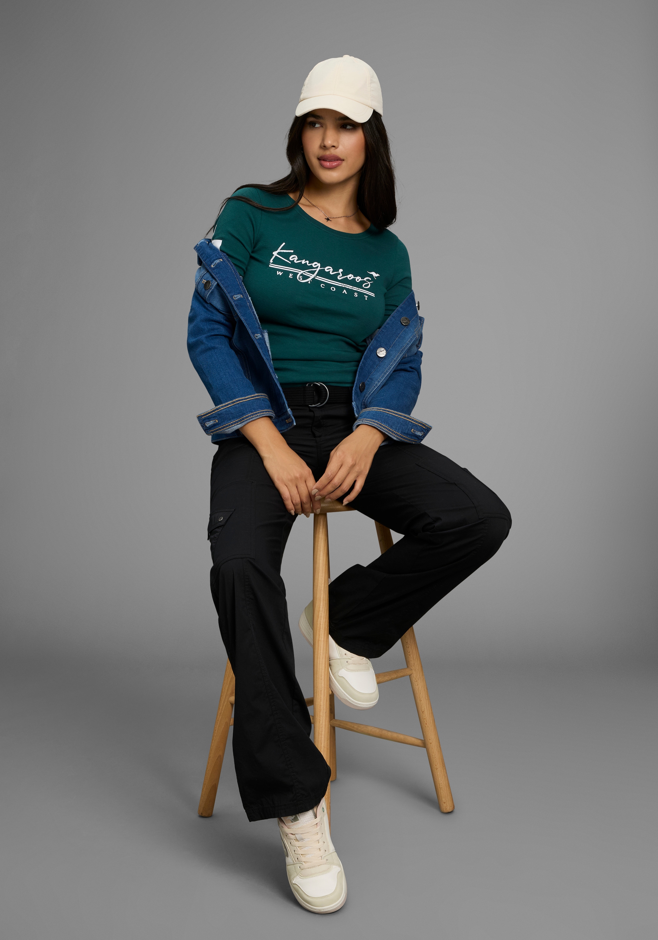 KangaROOS Langarmshirt, Langarm, sehr figurbetonte Passform, aus Baumwolle