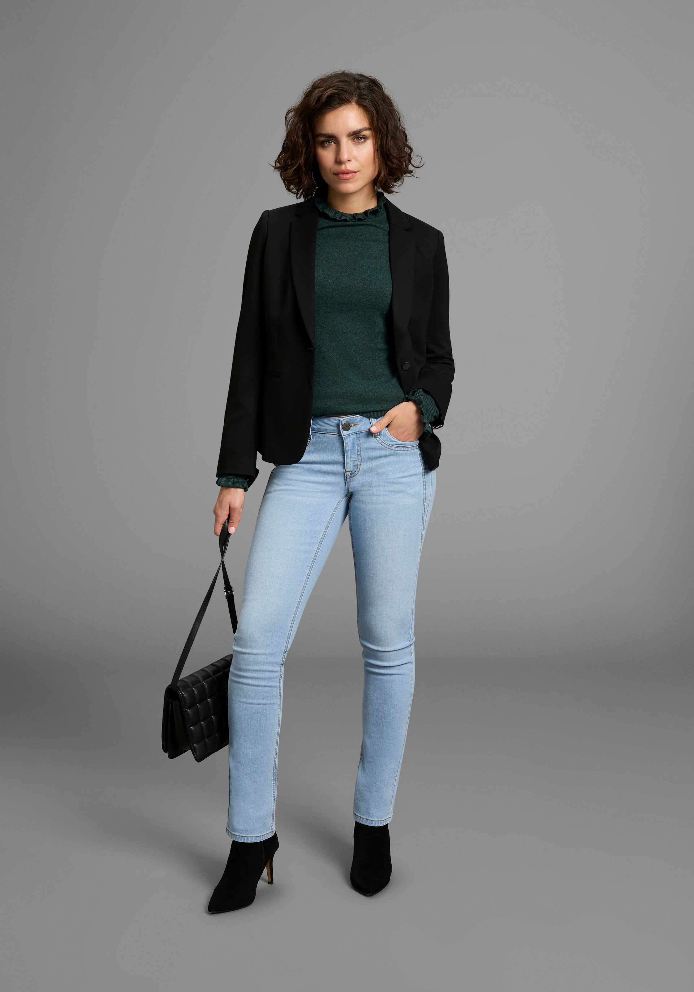Arizona Comfort-fit-Jeans »mit Keileinsätzen«, niedrige Leibhöhe