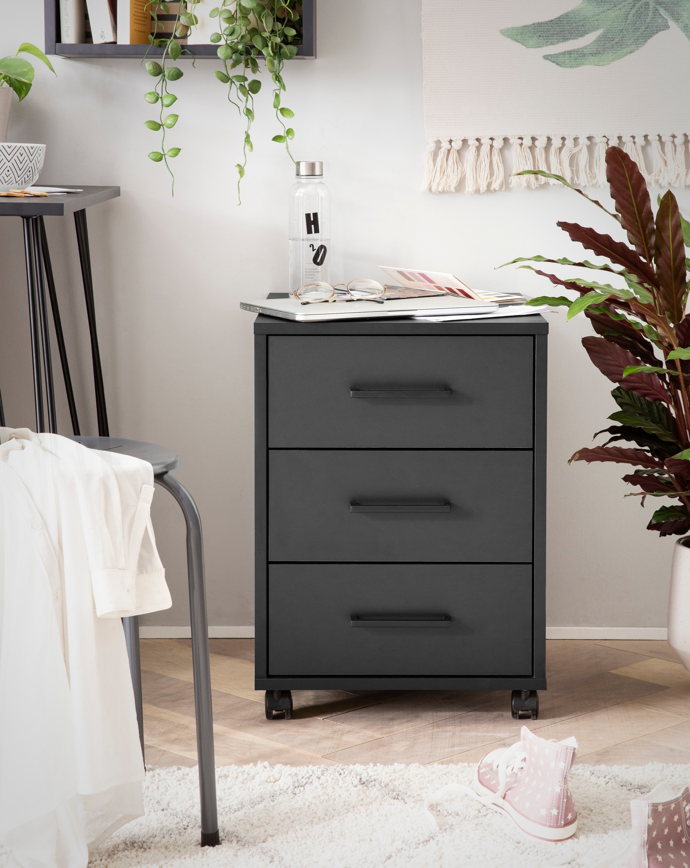 welltime Rollcontainer »Ruby, Breite 40 cm«, Mit Stifteinsatz, Metallbeschläge, feststellbare Möbelrollen