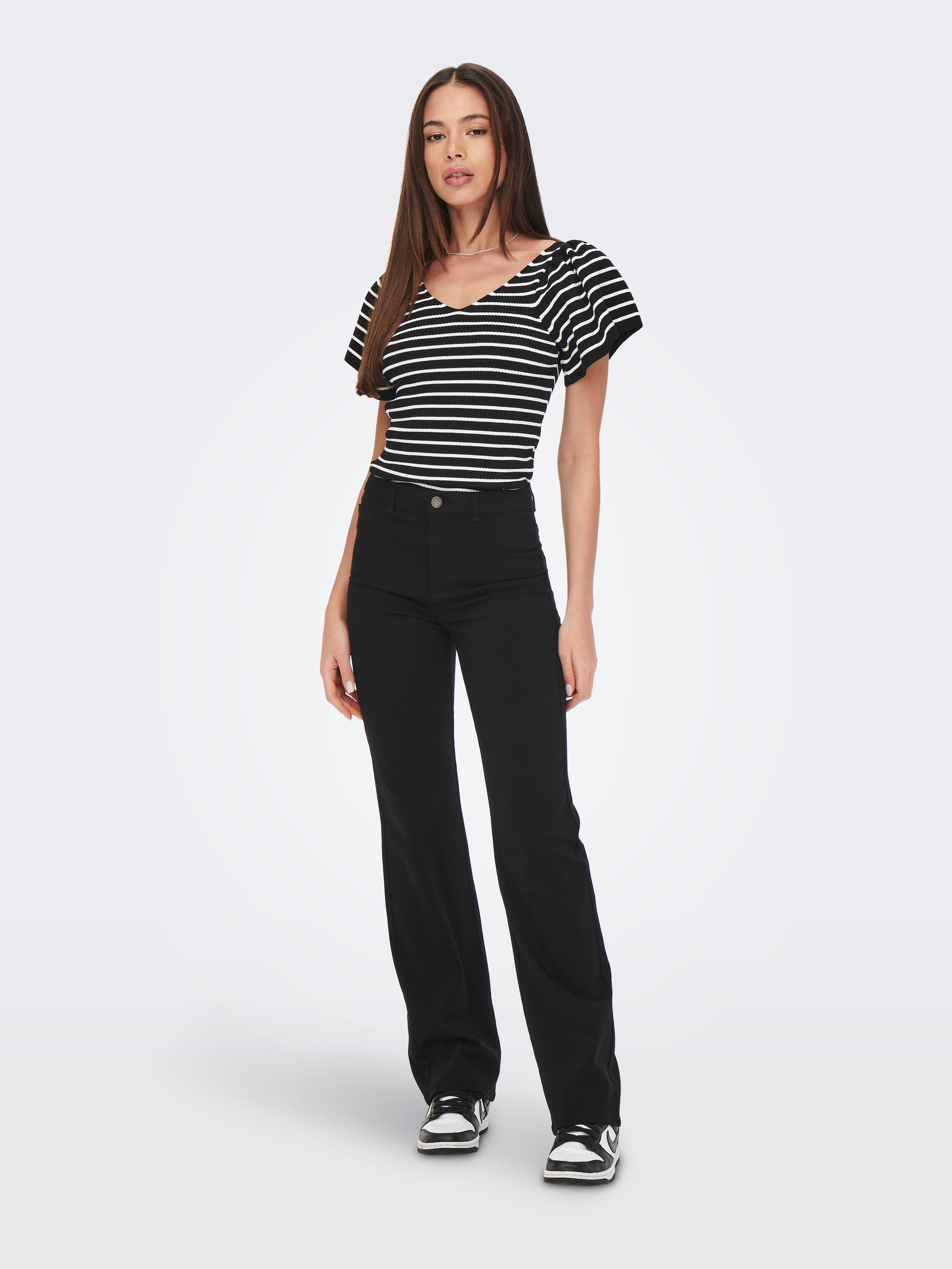 ONLY Kurzarmpullover »ONLLEELO STRIPE SS BACK V-NECK KNT NOOS«