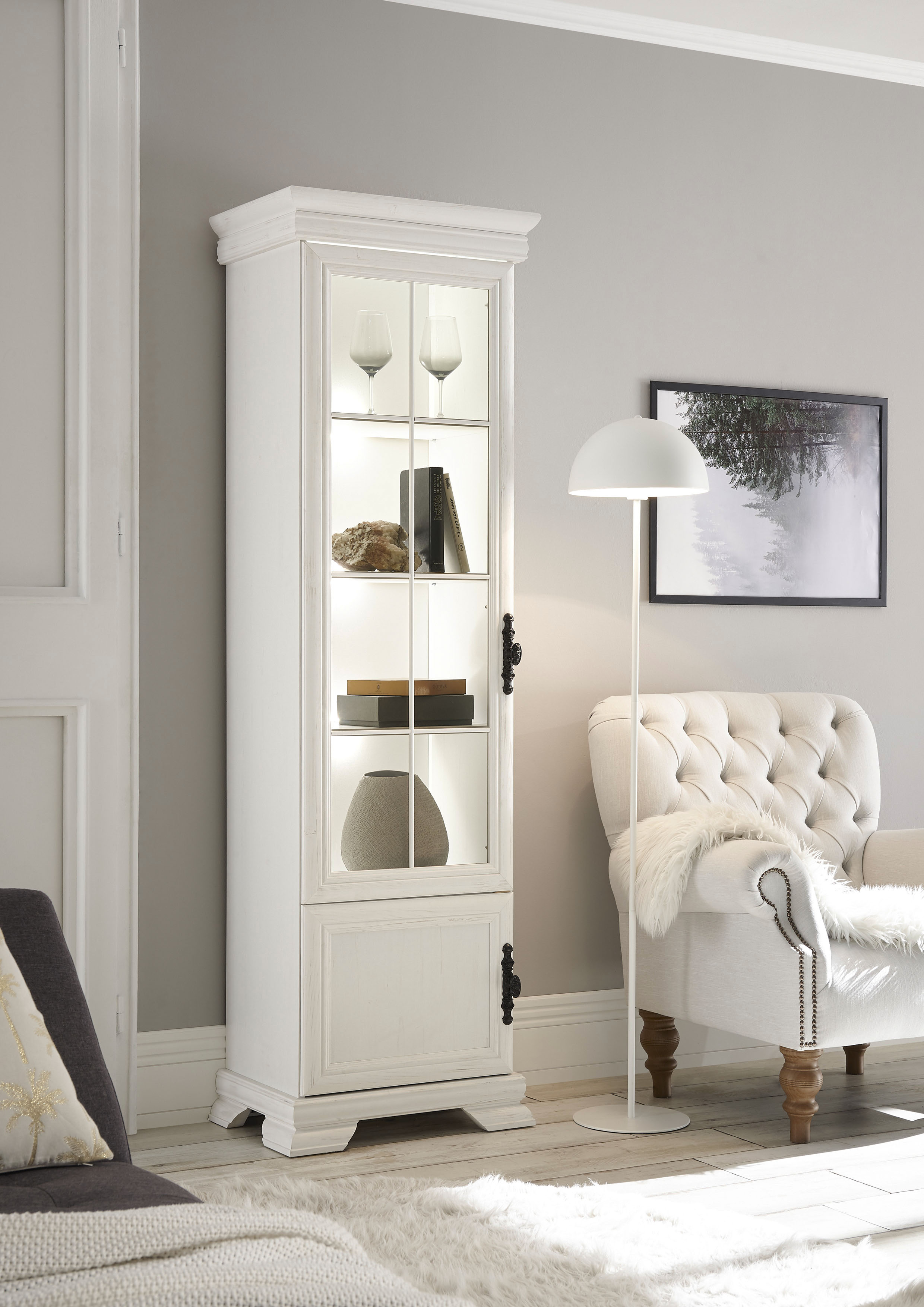 OTTO home Vitrine "Royal, Standvitrine, eleganter Vitrinenschrank, Glasvitrine" im Laushausstil, ausreichend Stauraum, Metallgriffe, 192 cm hoch