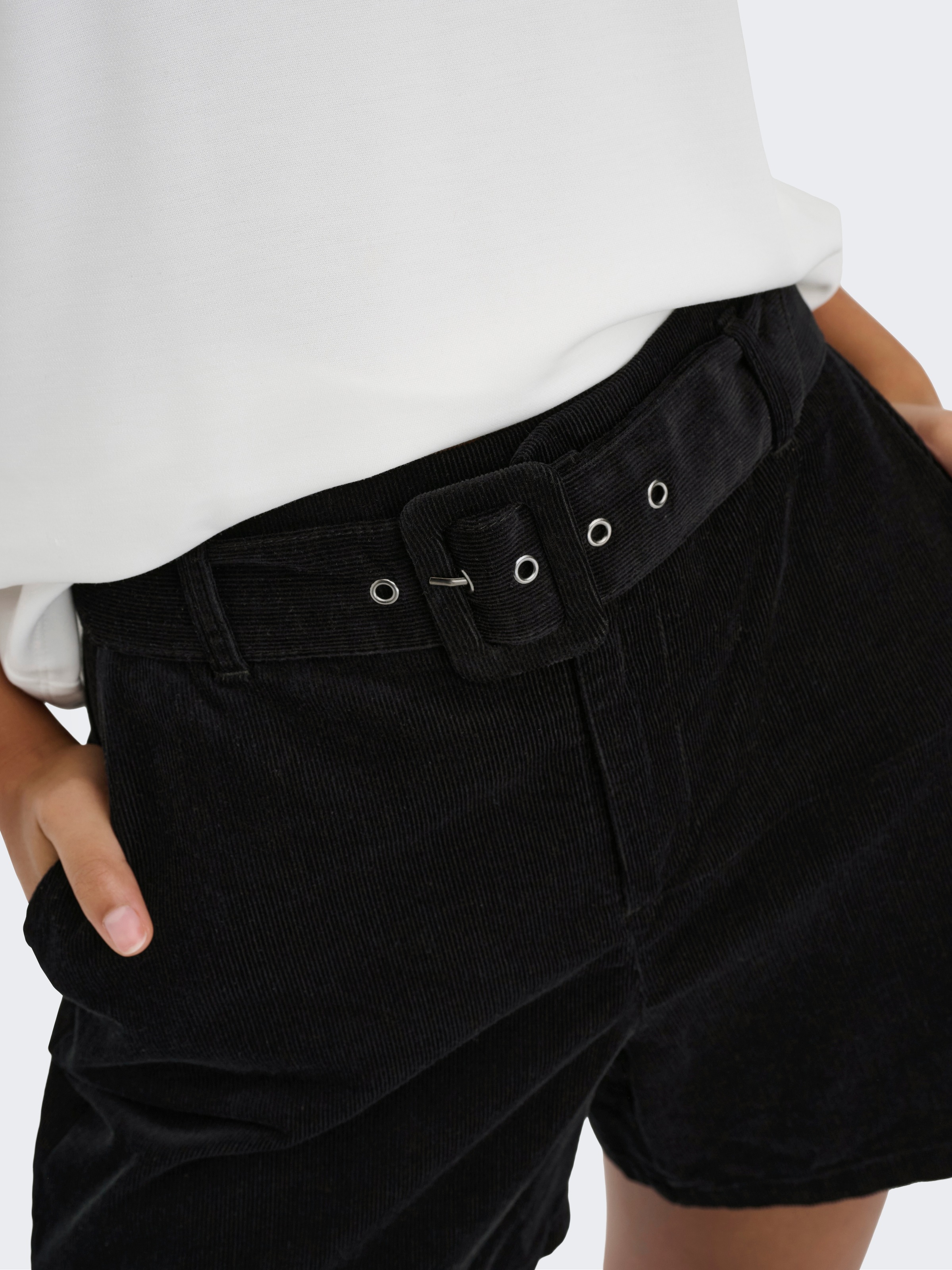 ONLY Shorts »ONLNESSA HW BELT CORD SHORTS CC PNT«