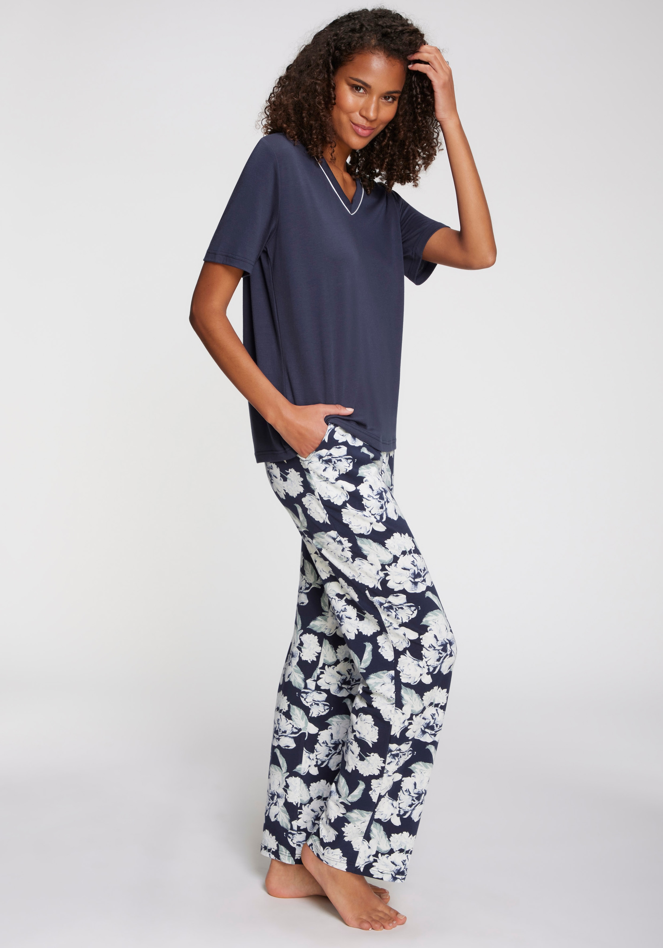 LASCANA Pyjama, 2 Stk. mit schönem Blumenmuster günstig online kaufen