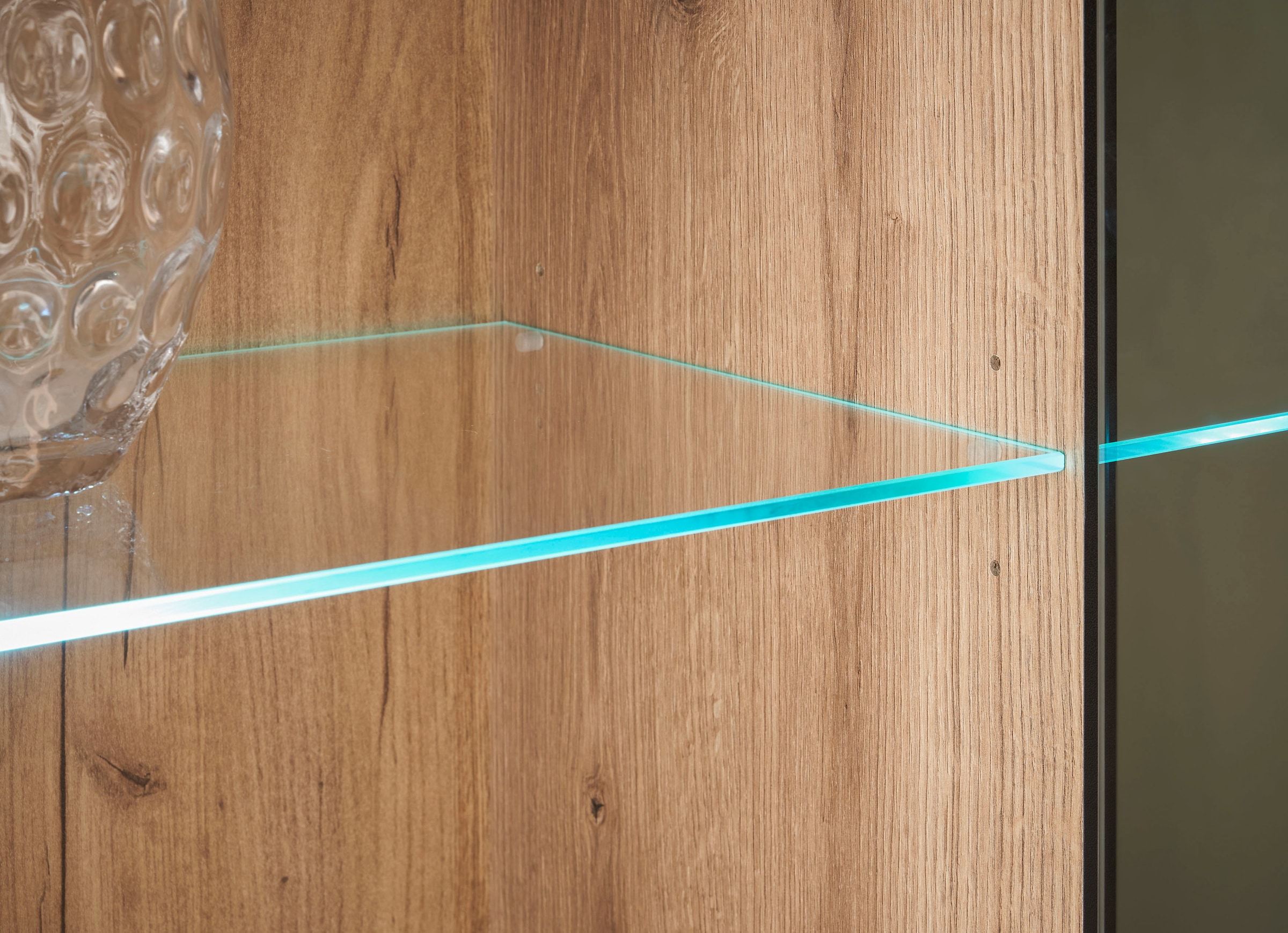 INOSIGN Highboard »Cantara, moderner Schrank, Vitrine in Eiche Dekor oder weiß«, schwarze Stangengriffe, ausreichend Stauraum, vielseitig einsetzbar