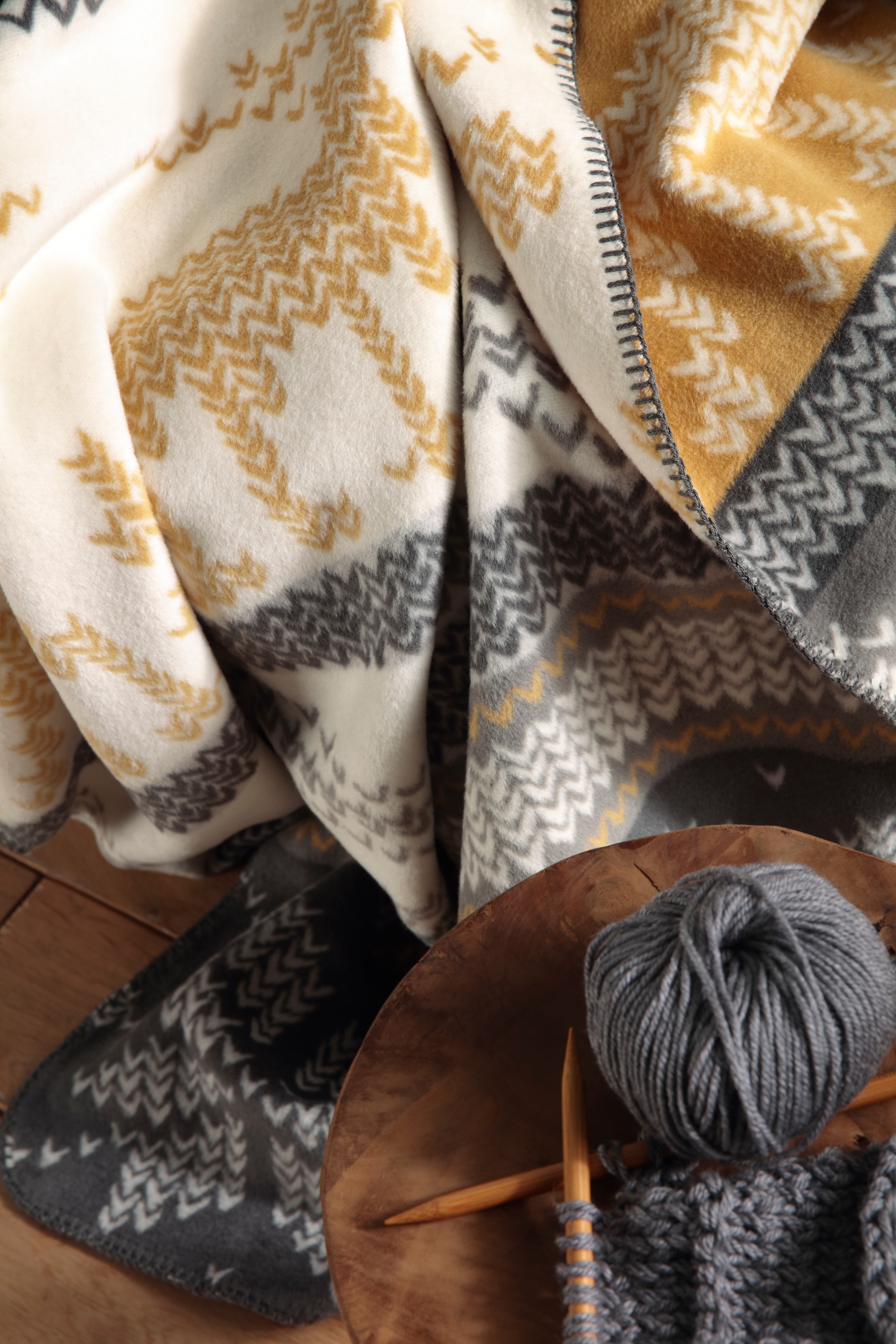 Biederlack Wohndecke »Wohndecke Winter Knit«, mit winterlichem Design