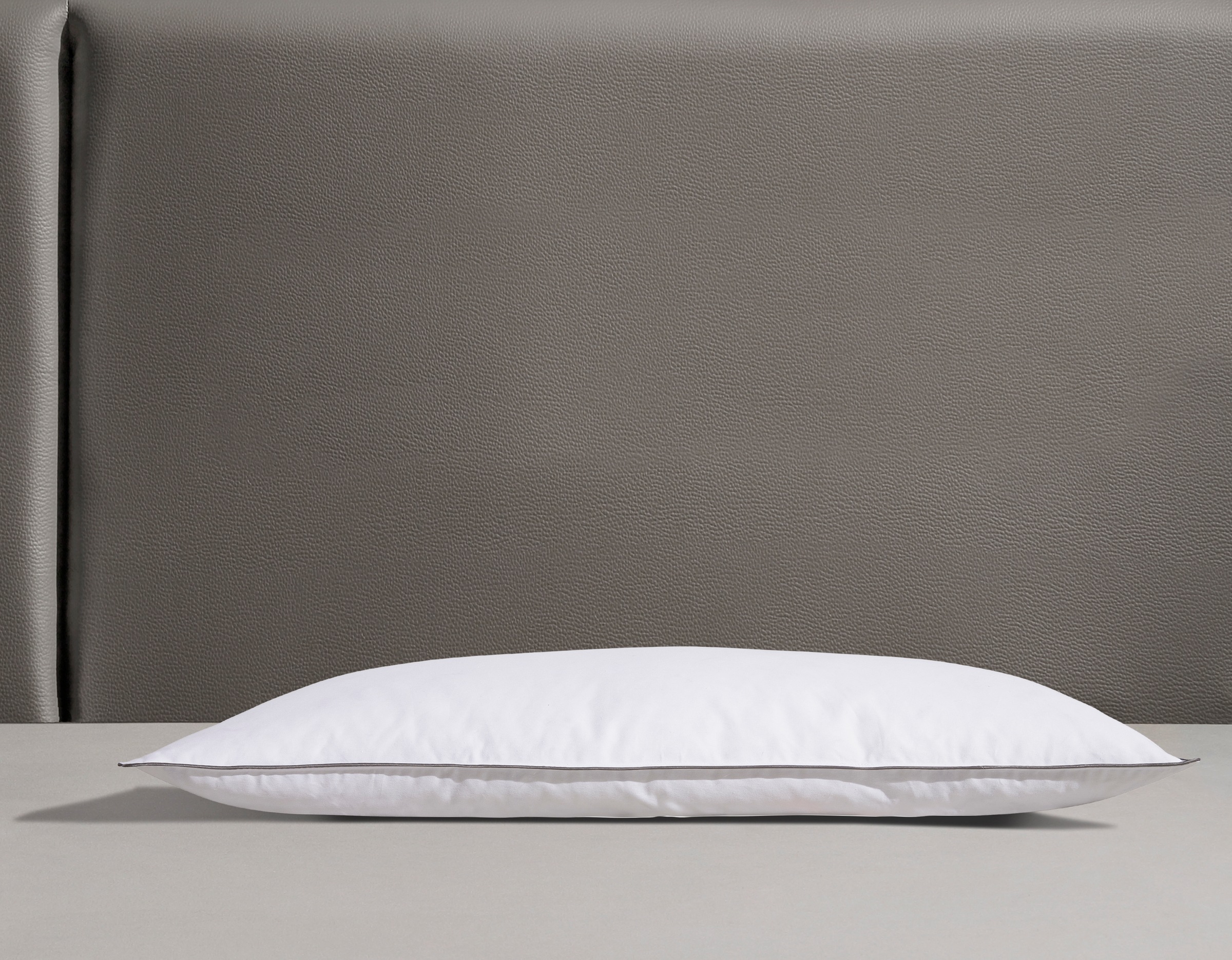 Thumbnail - Älgdröm Federkopfkissen "Forsakar, Kopfkissen 40x80 cm, 80xc80 cm" Füllung: 100Federn Bezug: Baumwolle 1 Stk. tlg. Kisse...