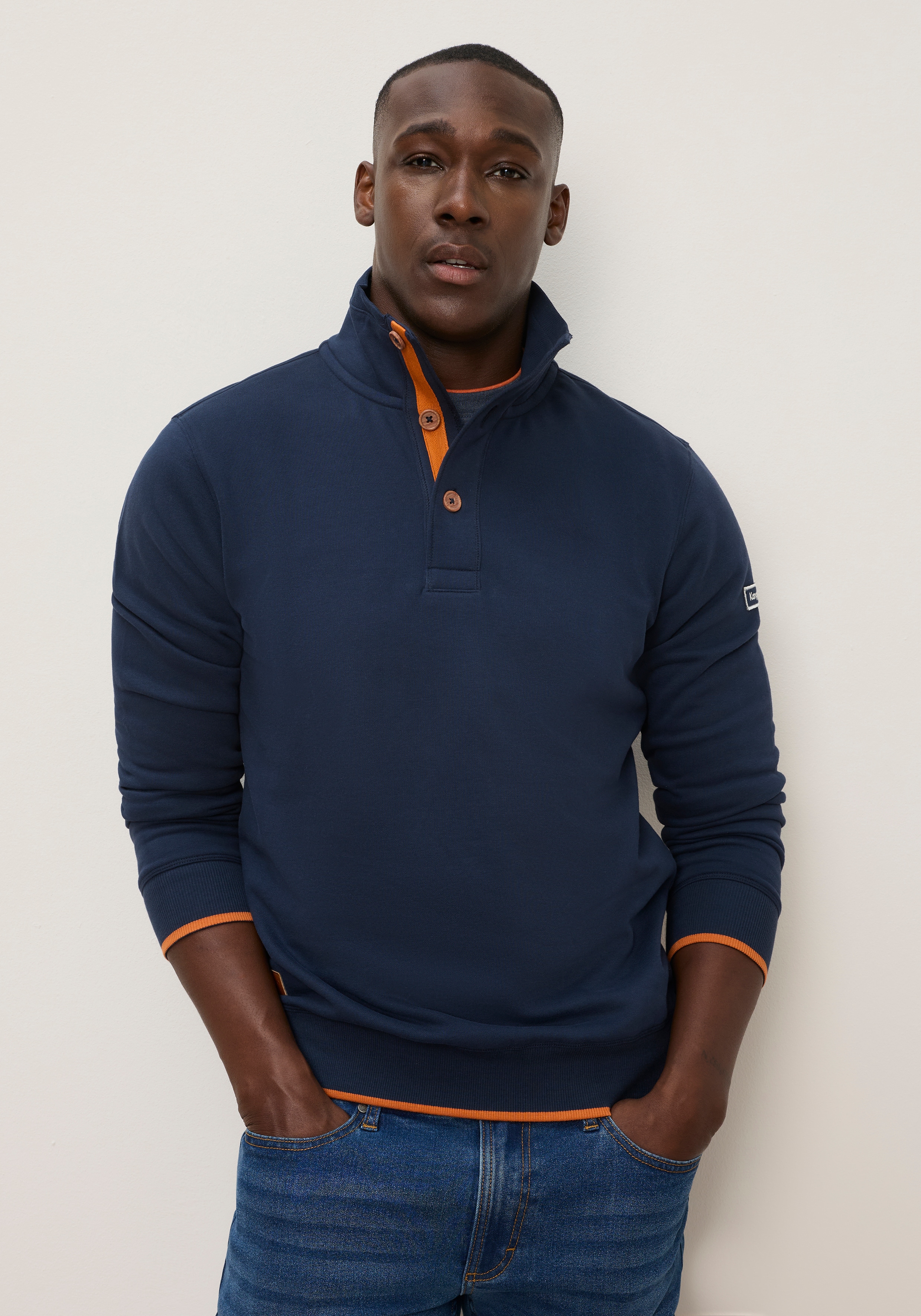 KangaROOS Sweatshirt, mit hochschließendem Troyerkragen, Kontrastdetails