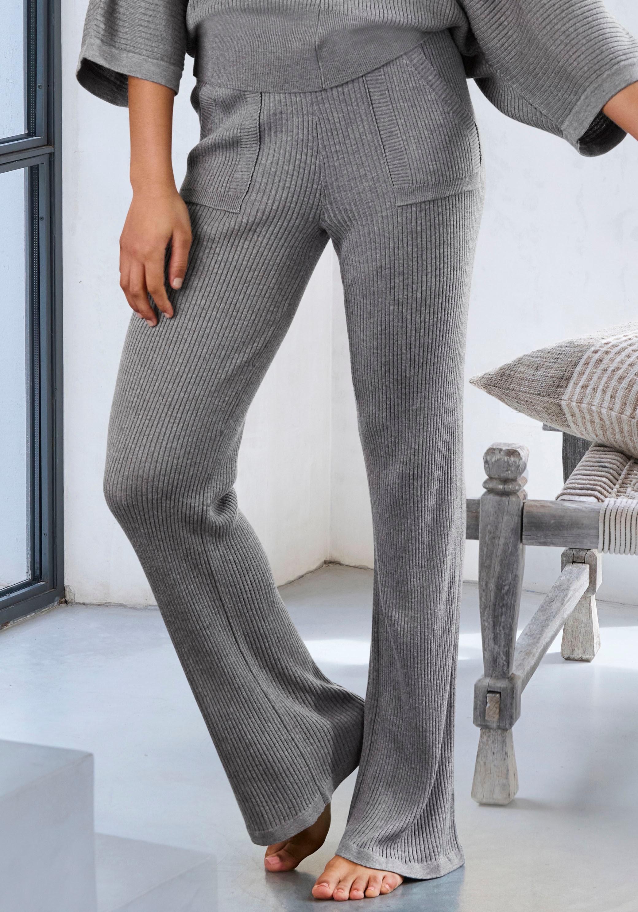 French Connection Strickhose, mit leichten ausgestellten Bein, Loungewear