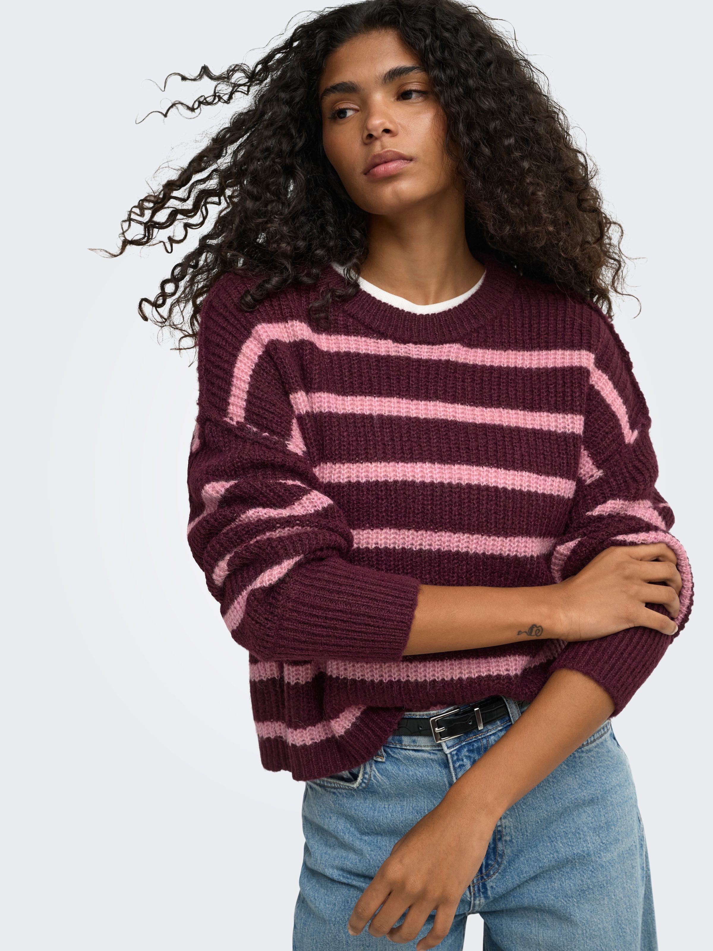 ONLY Strickpullover "ONLMALLY LS DETAIL O-NECK KNT NOOS" Kunstfaser, regular fit