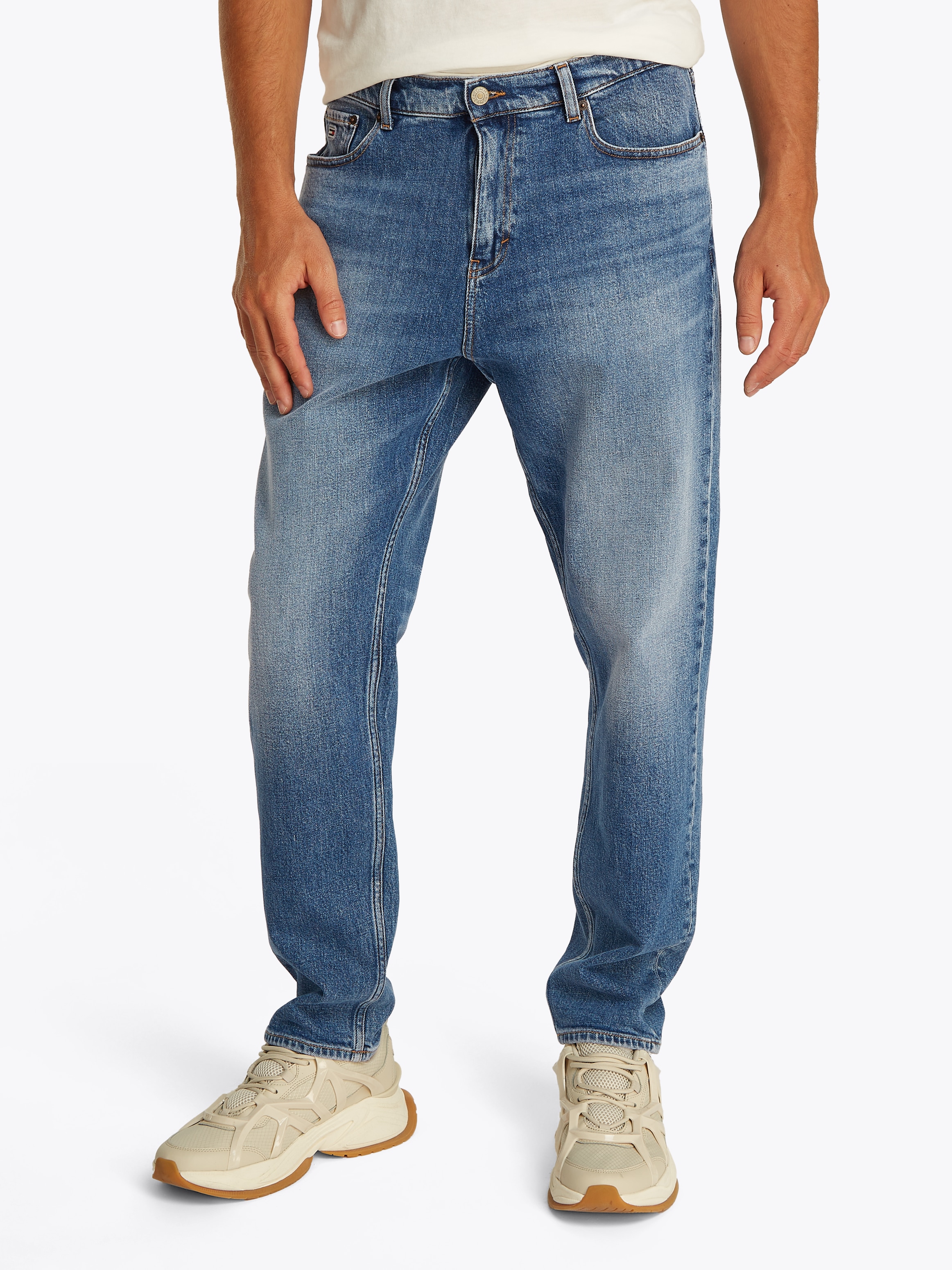 Tommy Jeans Gerade Jeans "Isaac Relaxed Tapered" Relaxed‑Fit‑Jeans mit koni günstig online kaufen