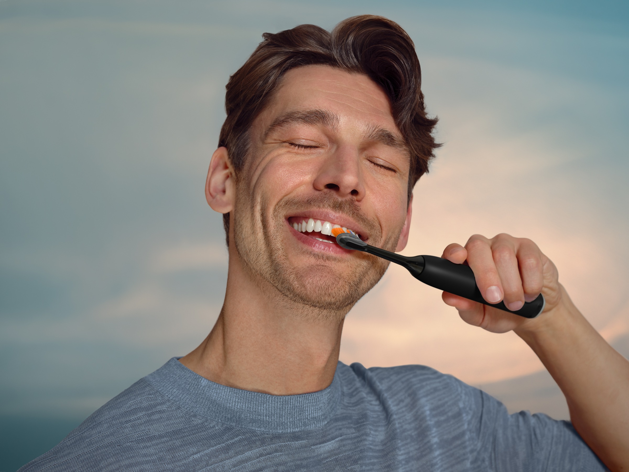 Philips Sonicare Elektrische Zahnbürste »Series 7500« 2 Stk. Aufsteckbürsten mit Drucksensor und 3 Intensitätsstufen, inkl. Reiseladeetui