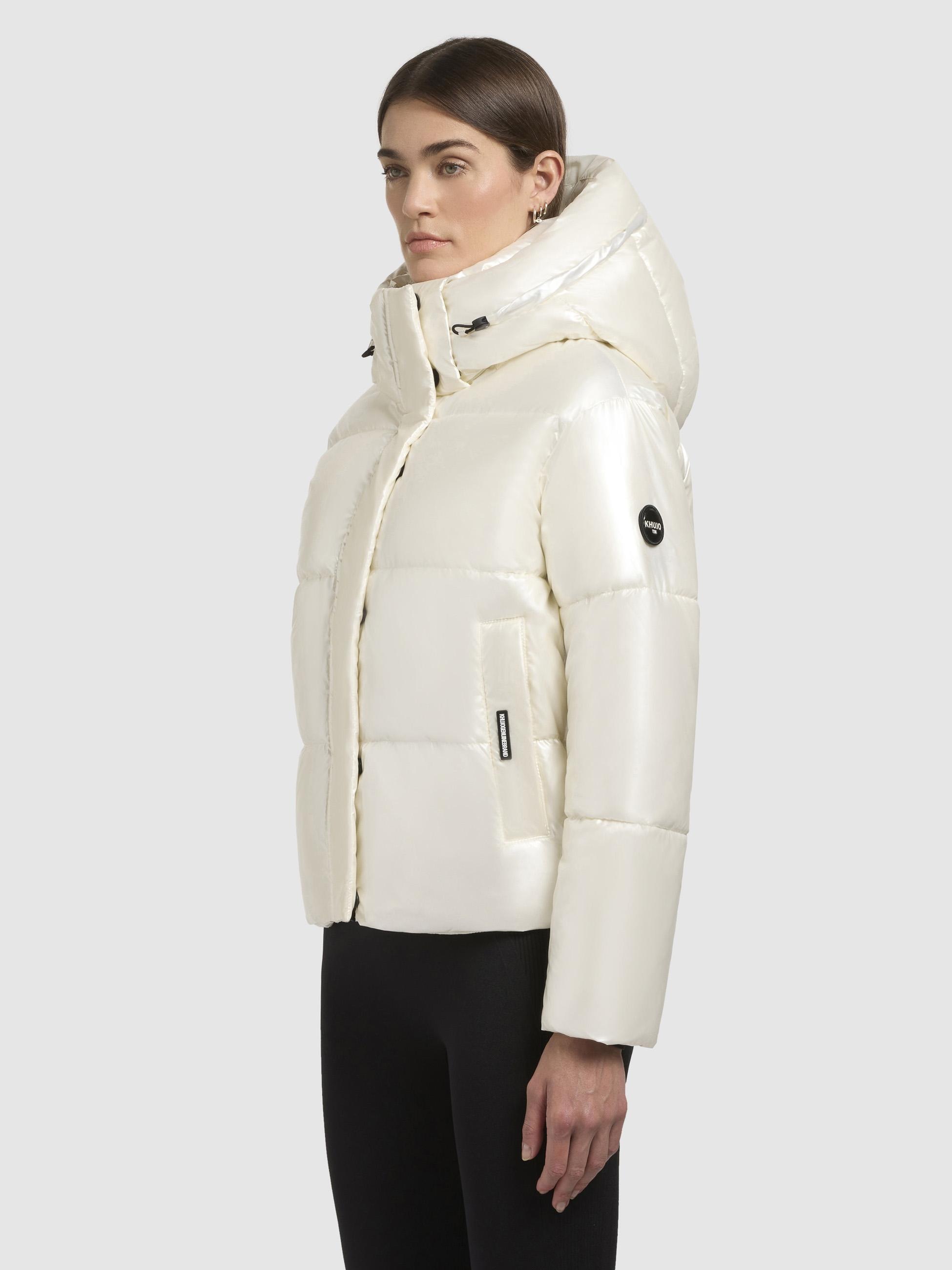 khujo Steppjacke »Devina Shiny-YM«, mit Kapuze, Glänzende kurze Winterjacke für Damen