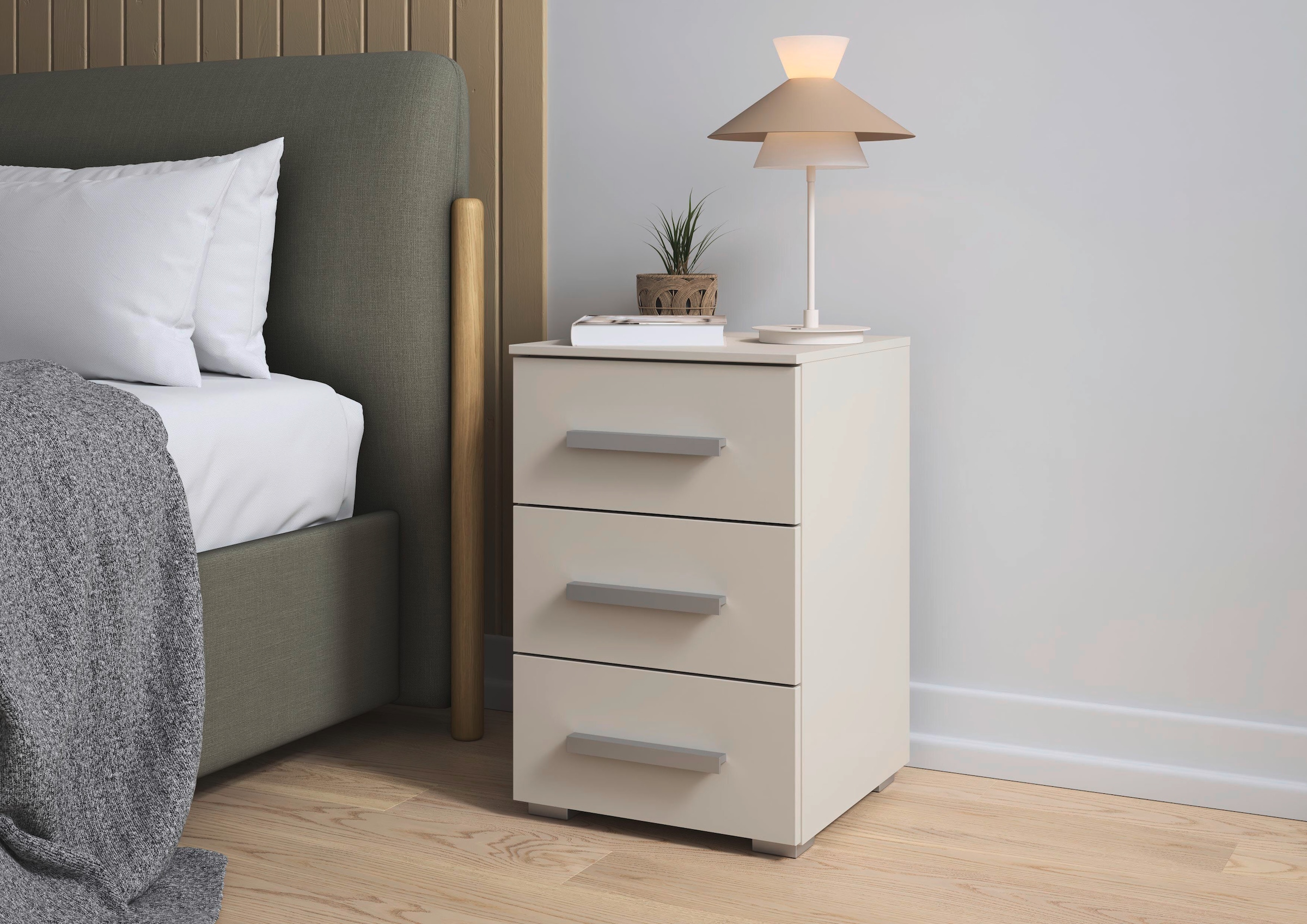 rauch Nachtkommode »Nachttisch Nachtkonsole Nachtschrank KOLUNA mit Dekorfront«, (Breite 40 cm), mit 3 geräumigen Schubladen für viel Stauraum MADE IN GERMANY