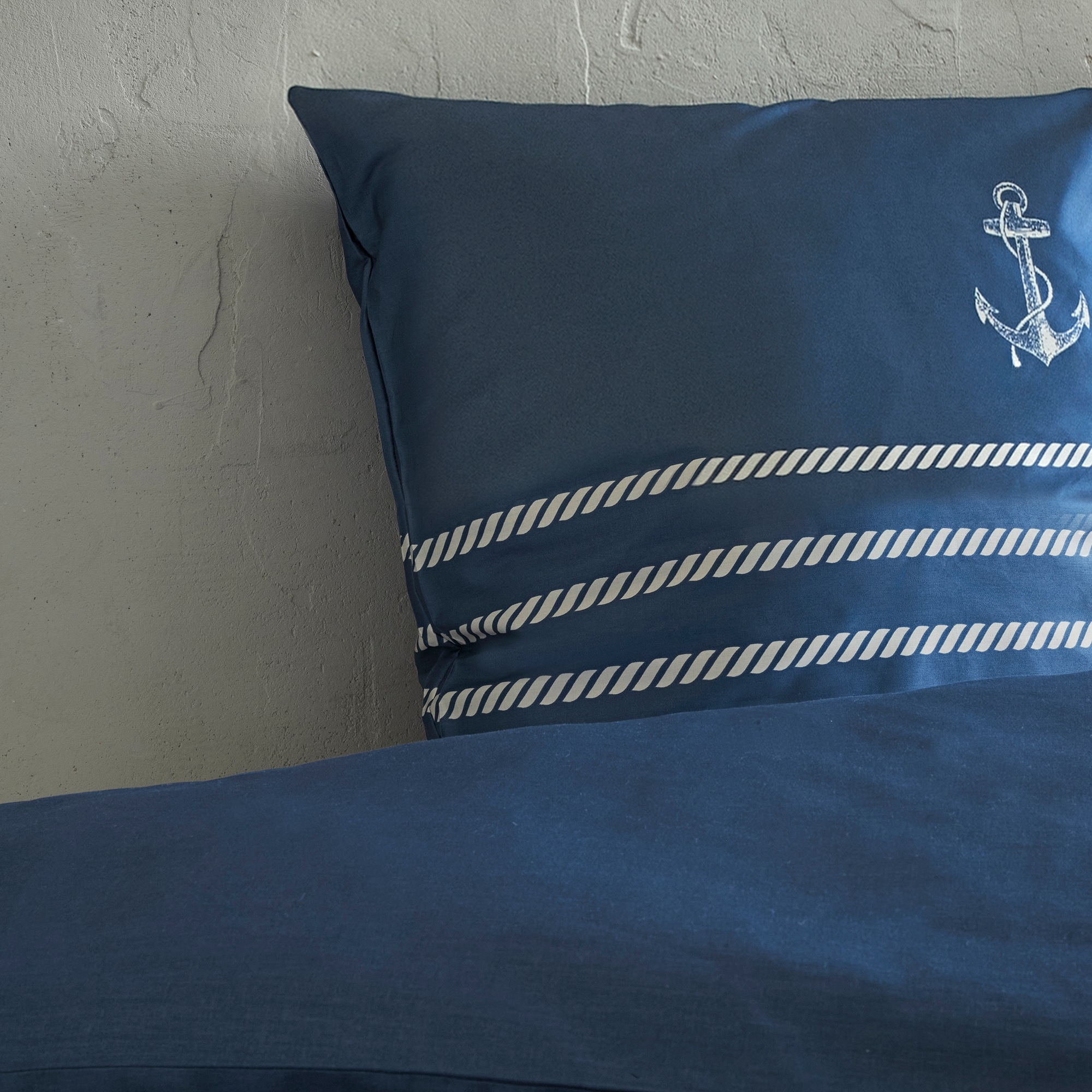 Thumbnail - Zeitgeist Bettwäsche "Cuxhaven in Gr. 135x200 oder 155x220 cm" 2 Stk. tlg. maritimes Design mit modernem Anker, Meer Küs...