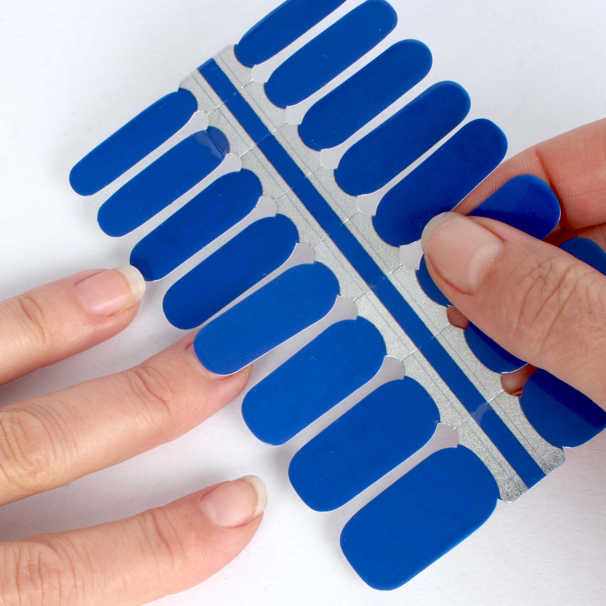 Vargu Nagellack »solid blue«, aus zertifizierter Produktion (SGS / SEDEX) und Material (FSC)