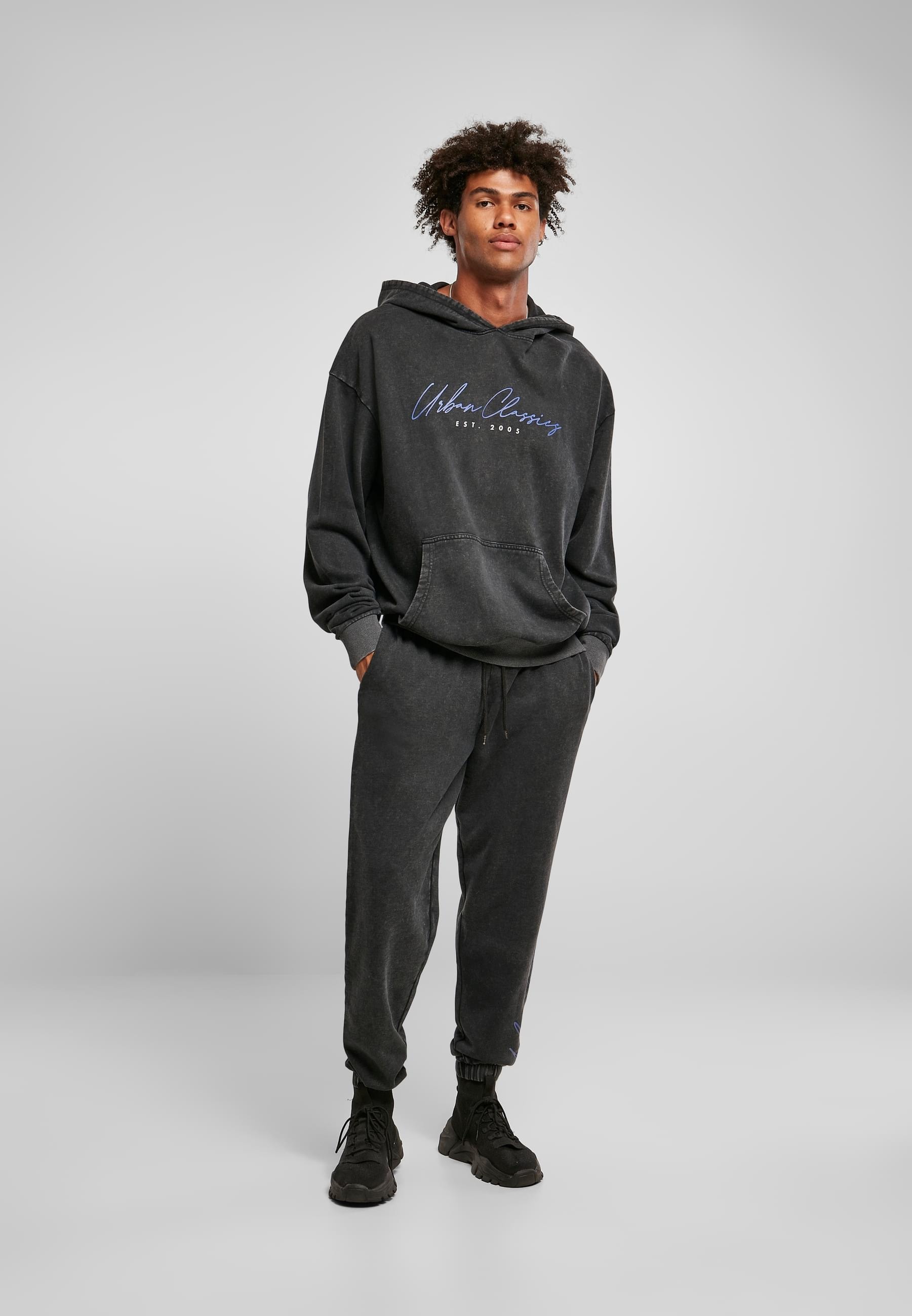 URBAN CLASSICS Kapuzensweatshirt »Urban Classics Herren Script Logo Hoody«, (1 tlg.)