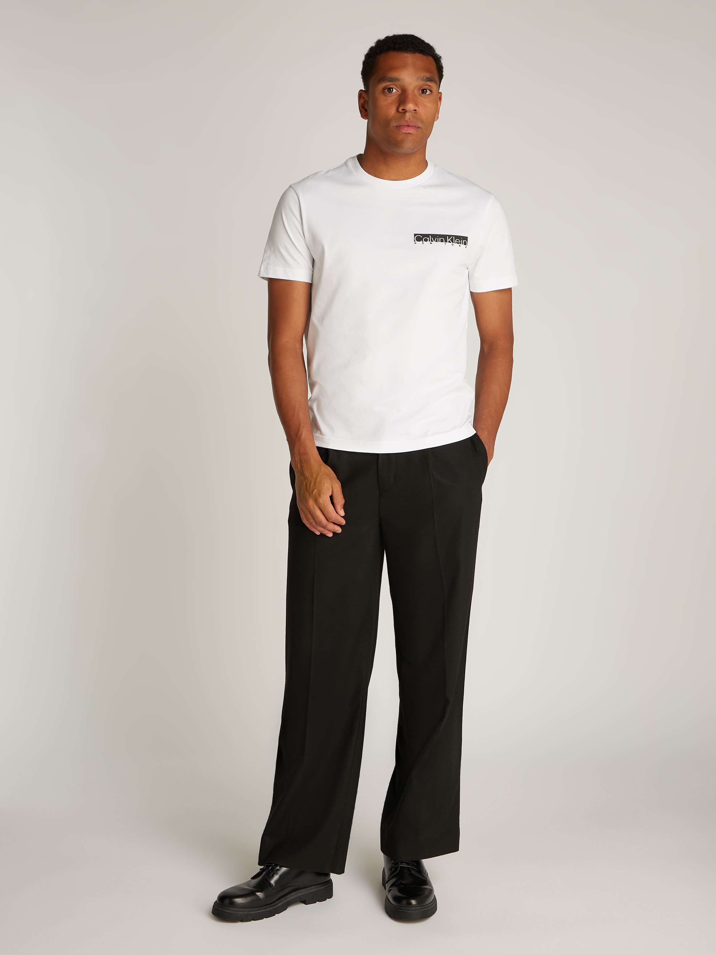 Calvin Klein Rundhalsshirt »NY CHEST BOX LOGO T-SHIRT«, mit Logoprint
