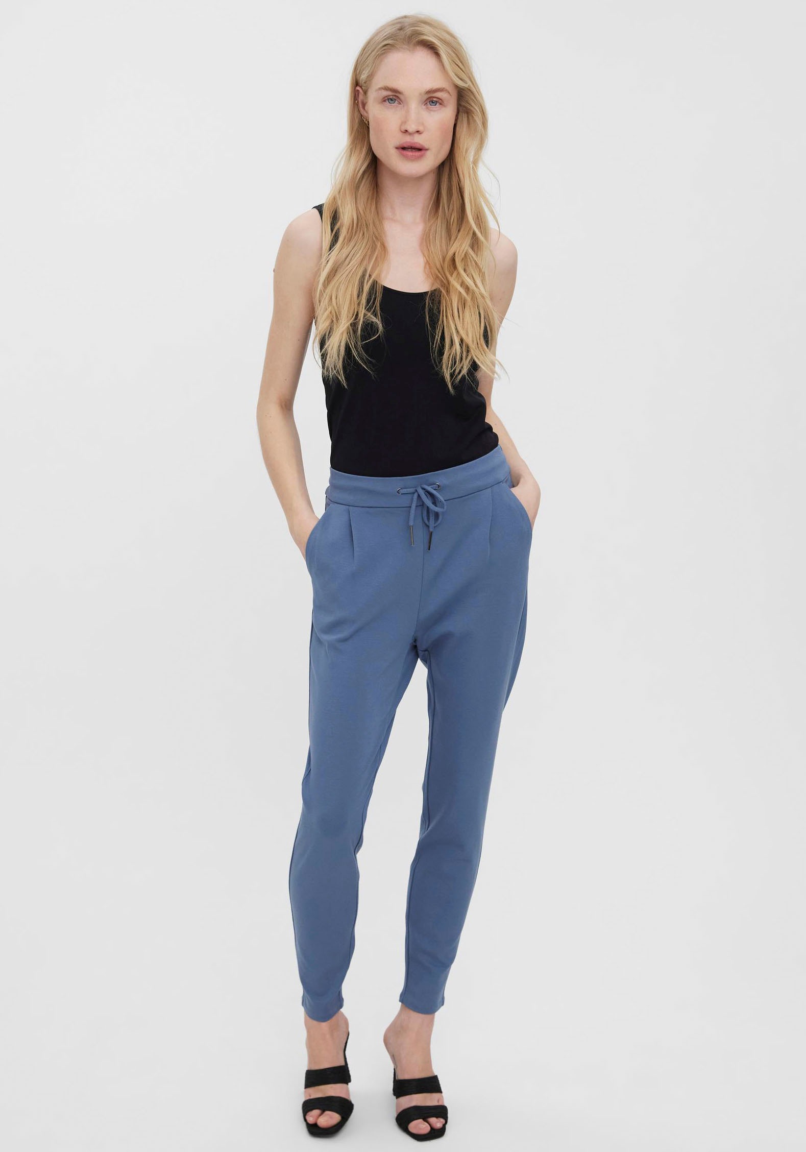 Thumbnail - Vero Moda Jogger Pants "VMEVA MR LOOSE STRING PANT GA NOOS" hinten mit elastischem Bündchen