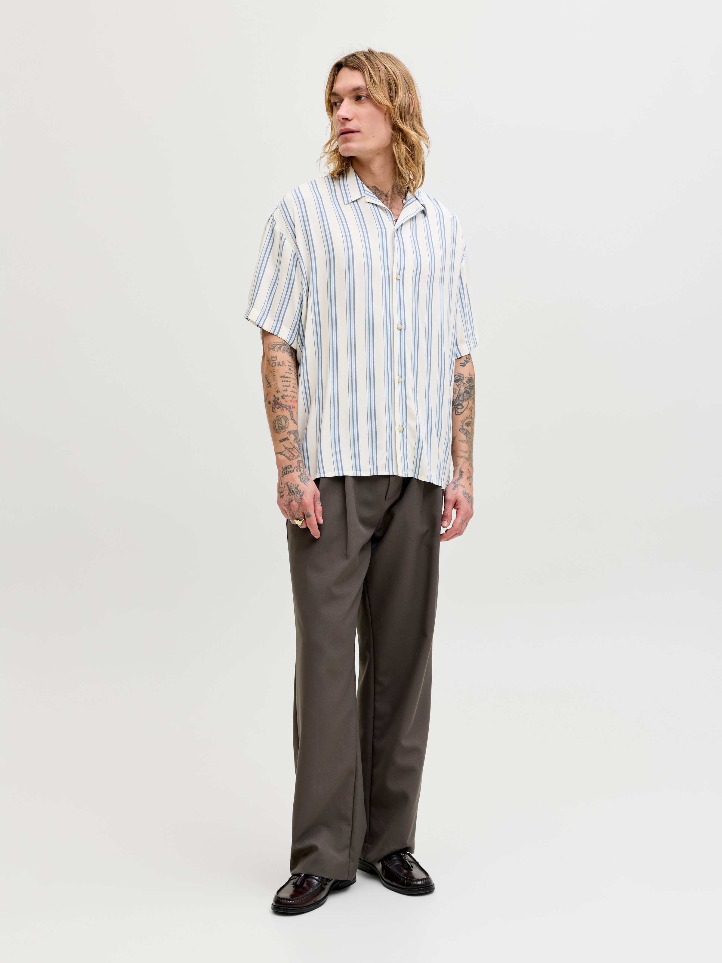 Jack & Jones Kurzarmhemd »JJEJEFF RESORT STRIPE SHIRT S/S SN« Viskose, loose fit
