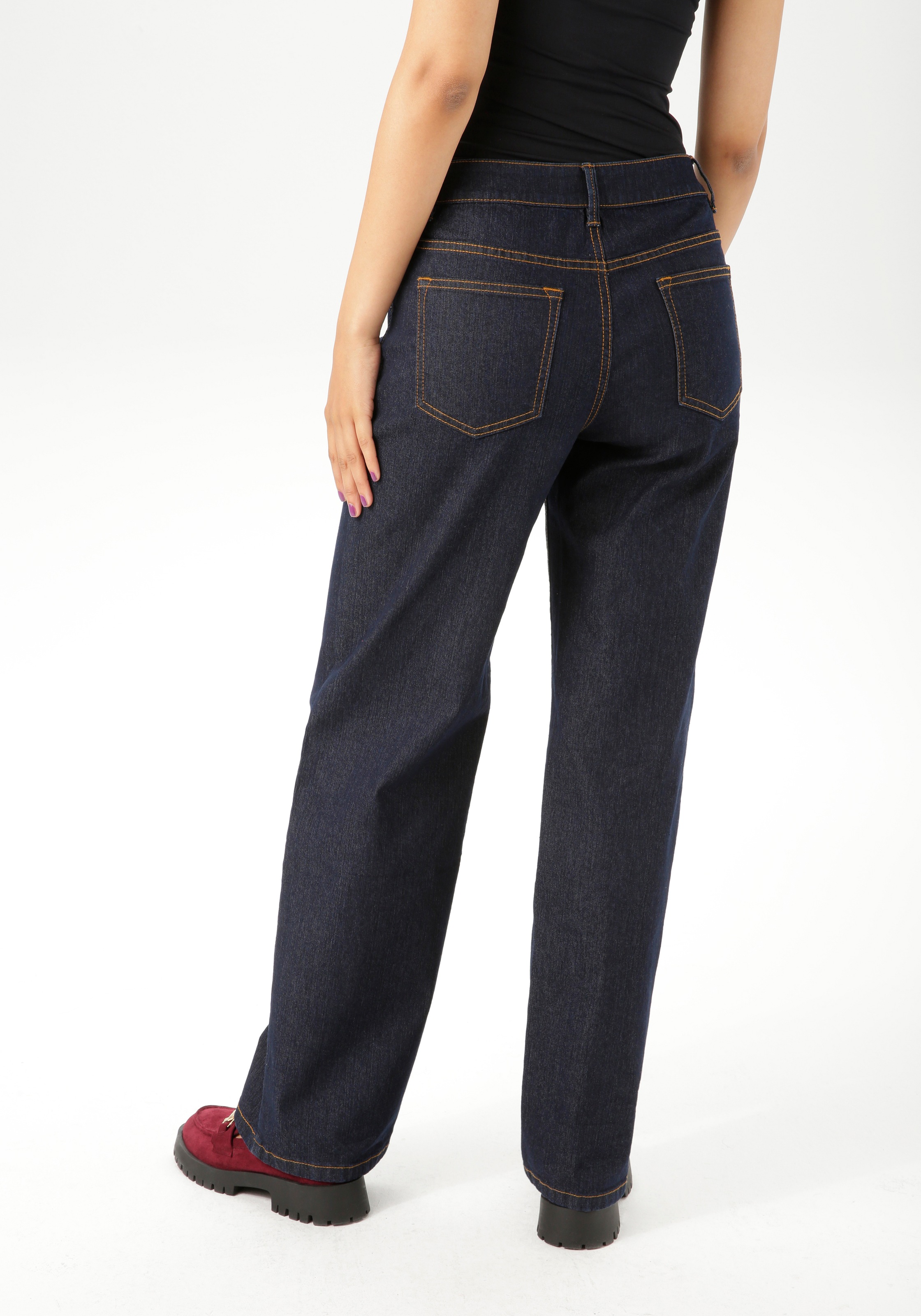 Aniston CASUAL Straight-Jeans, mit trendig weitem Bein günstig online kaufen