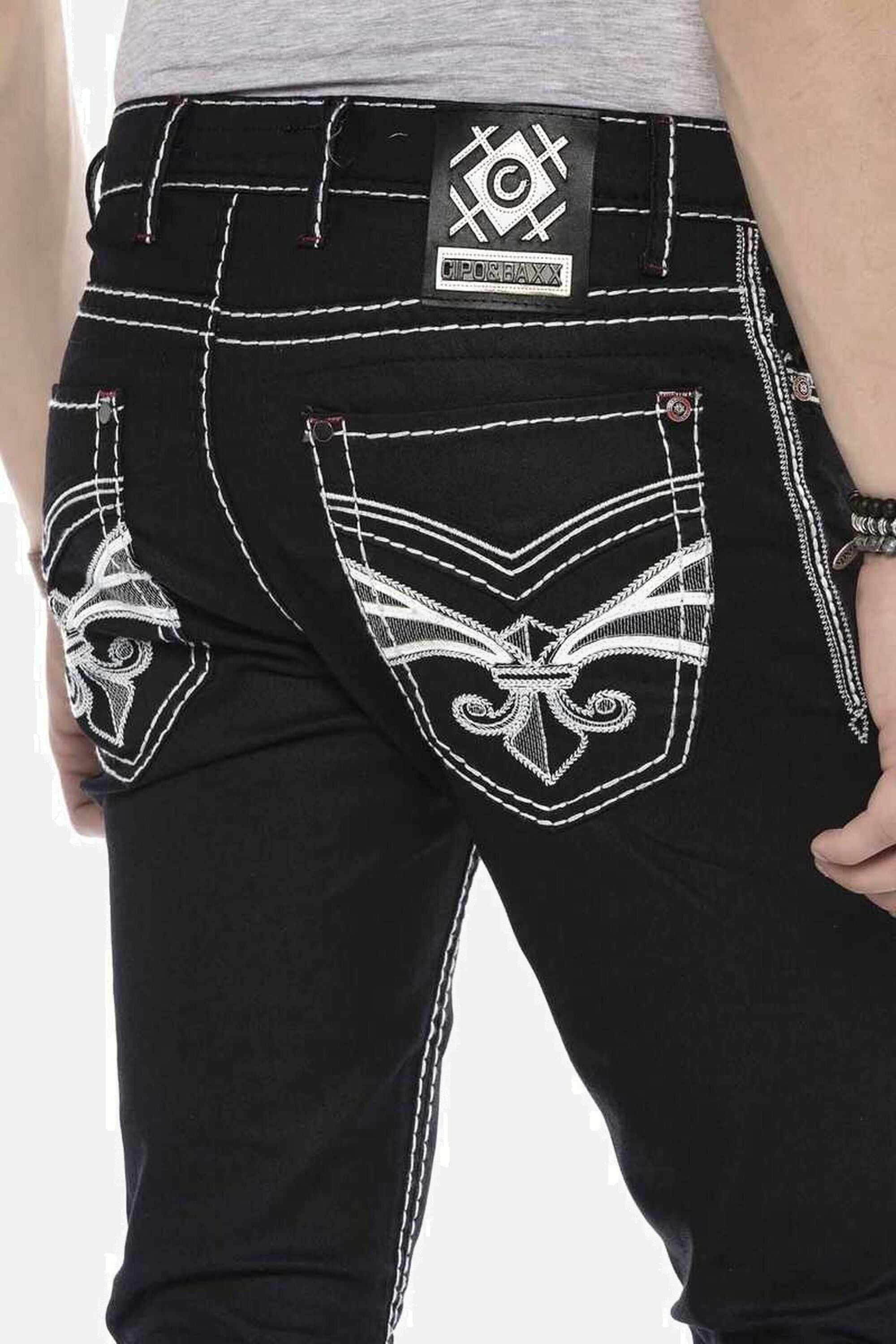 Cipo & Baxx Gerade Jeans »Jeans«, mit farblich abgehobenen Nähten, CD553