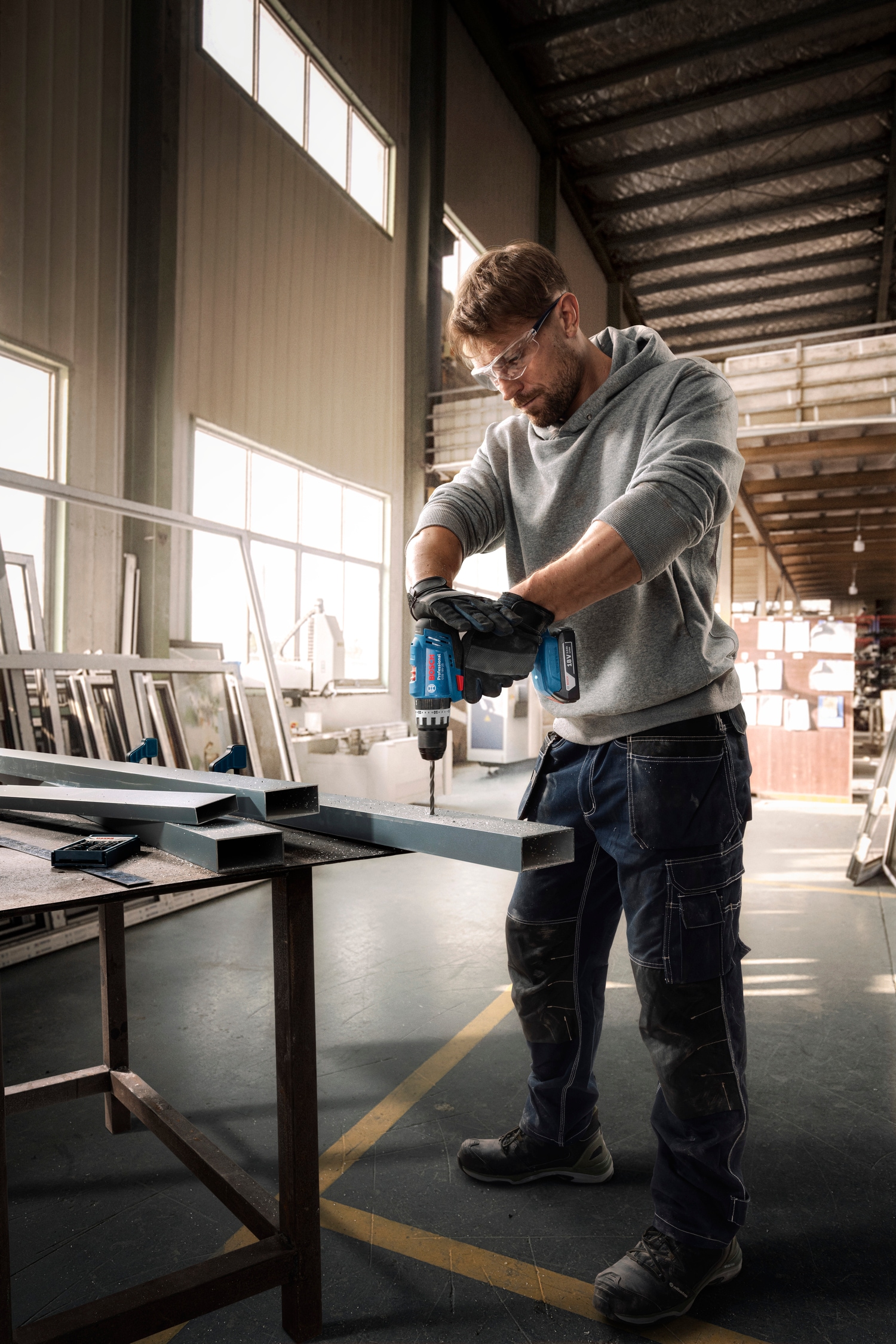 Bosch Professional Akku-Schlagbohrschrauber »GSB 18V-25« Set,  inkl. 2 Akkus und Ladegerät