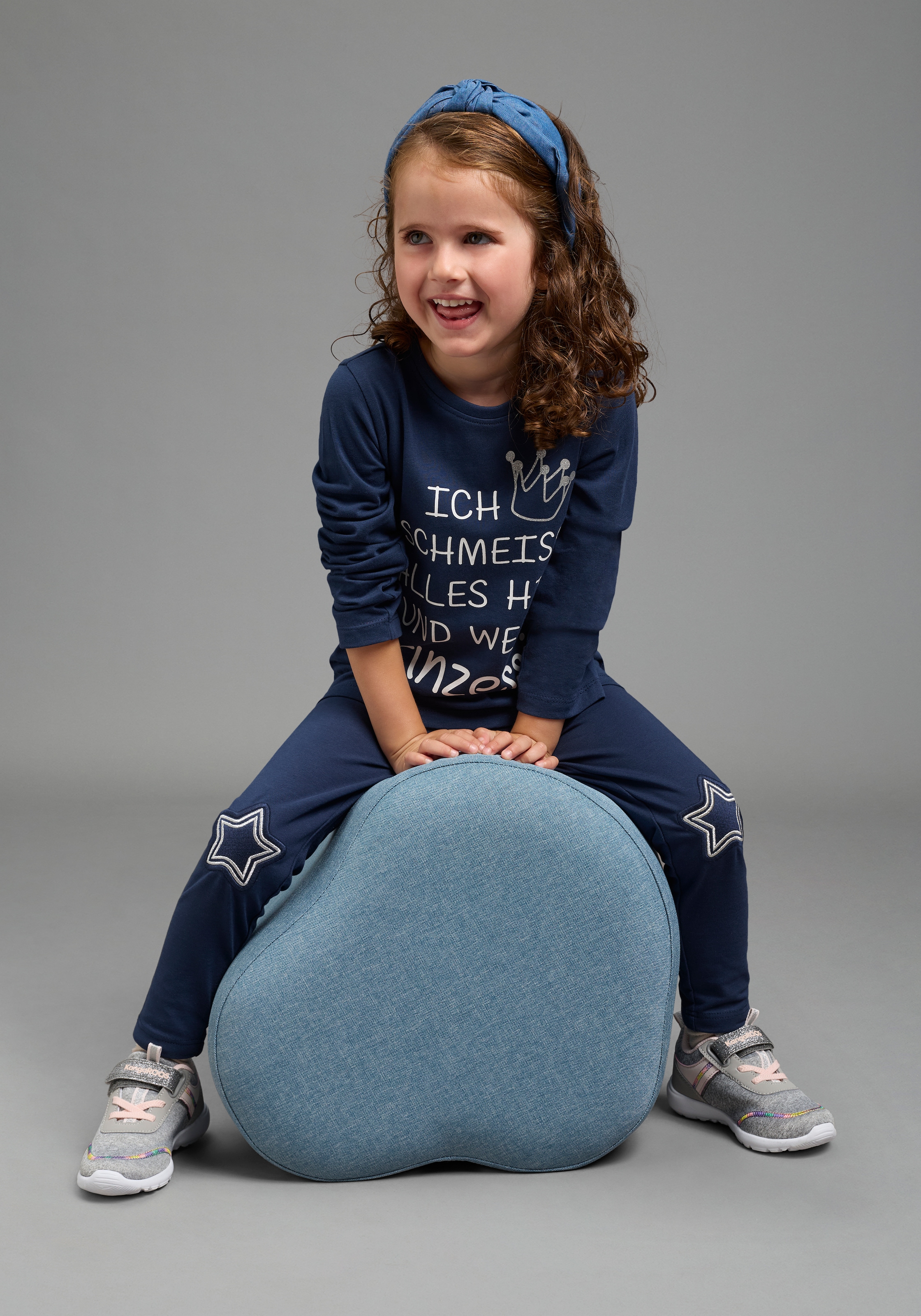 KIDSWORLD Langarmshirt »Ich schmeiss alles hin und werd´ Prinzessin« langärmlig,  Basic-Passform,  mit Glitzerdruck