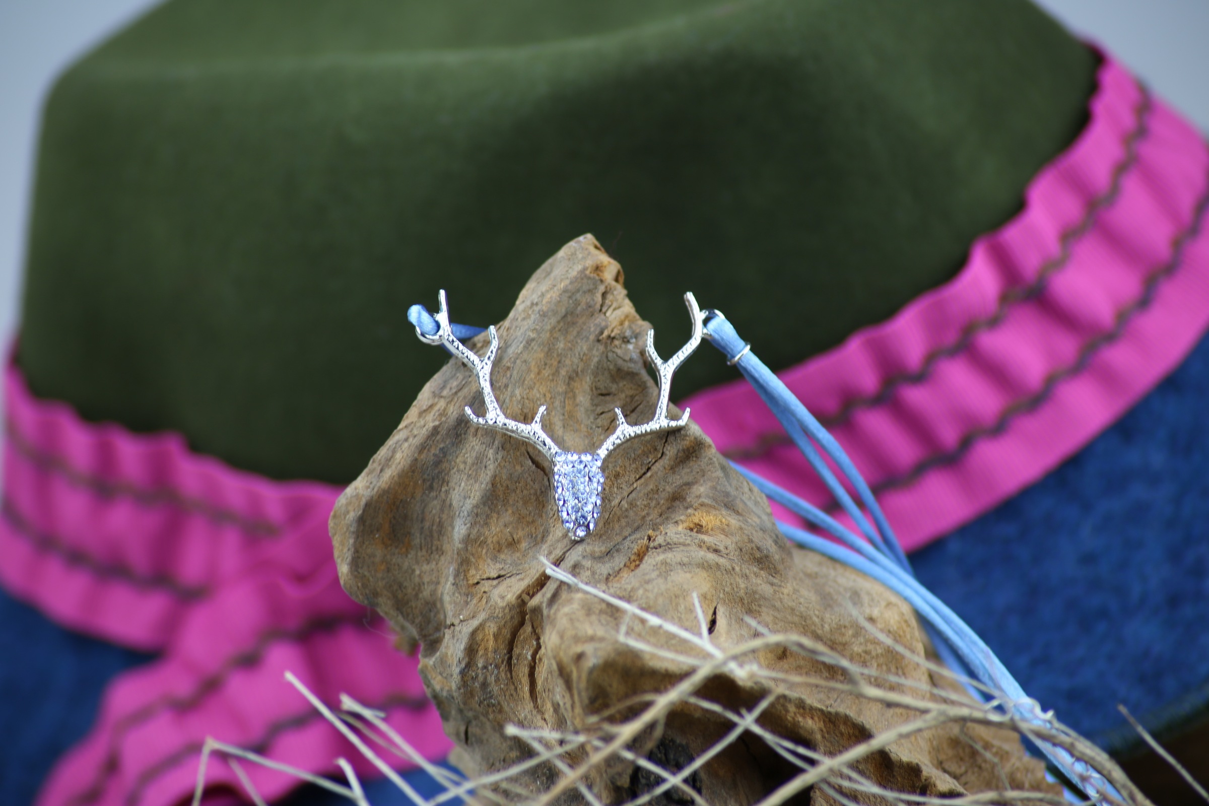 Thumbnail - Allgäu Rebell Collier "Rosi" zweireihiges Satinband