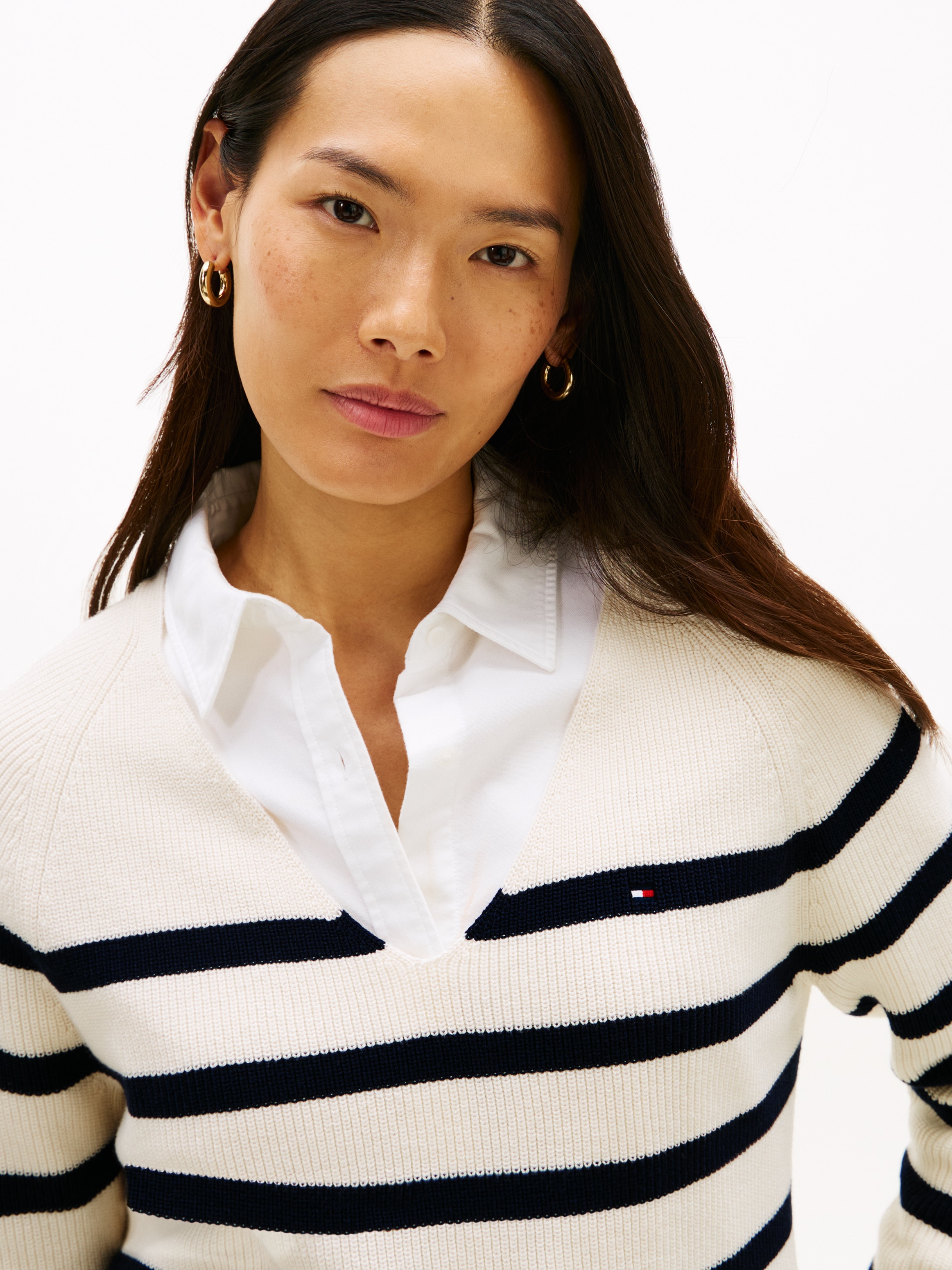 Tommy Hilfiger Strickpullover »CO CARDI STITCH V-NK LS« mit Logostickerei