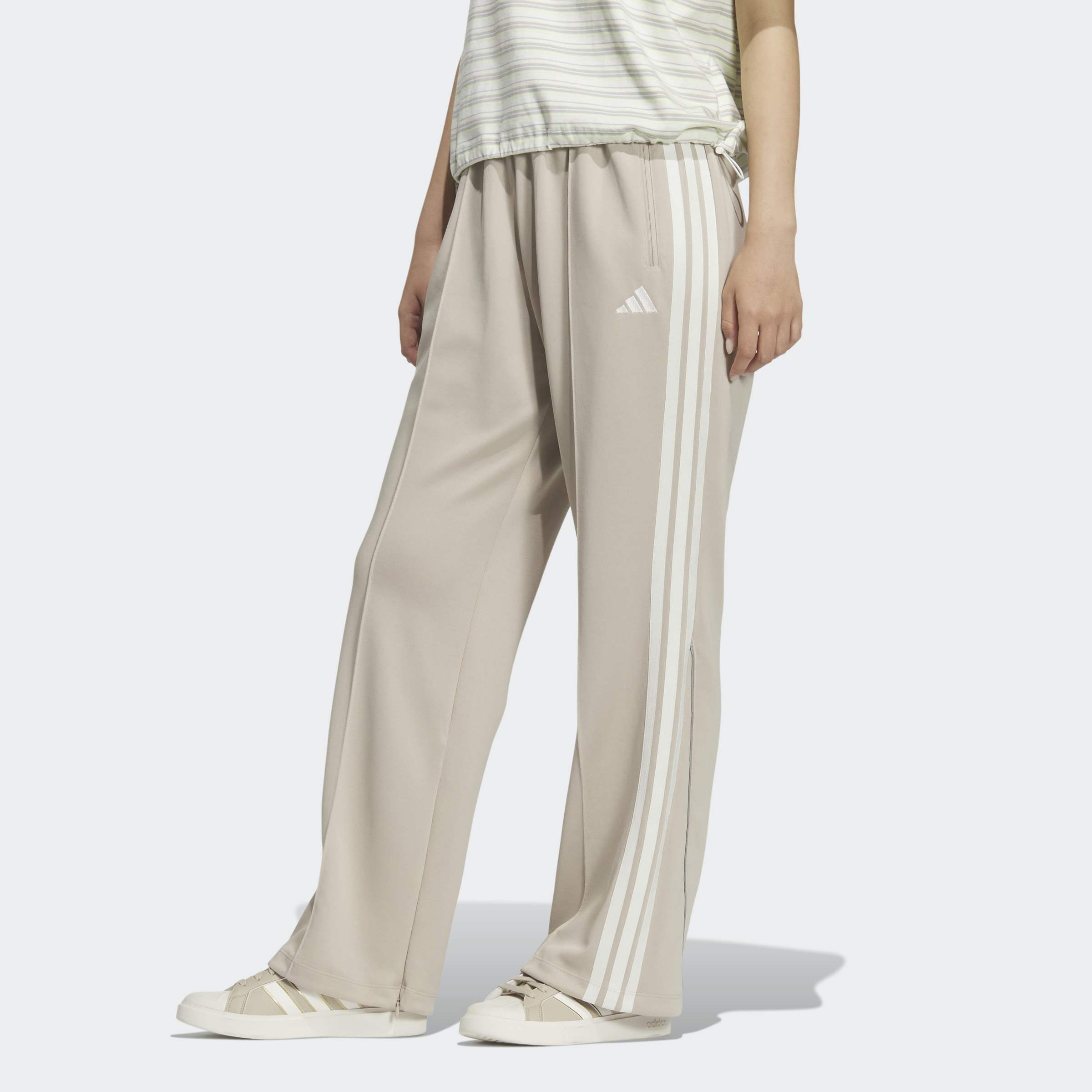 adidas Sportswear "STSV TRACK PANTS" mit Gummizug, normal-weite Passform, aus Polyester