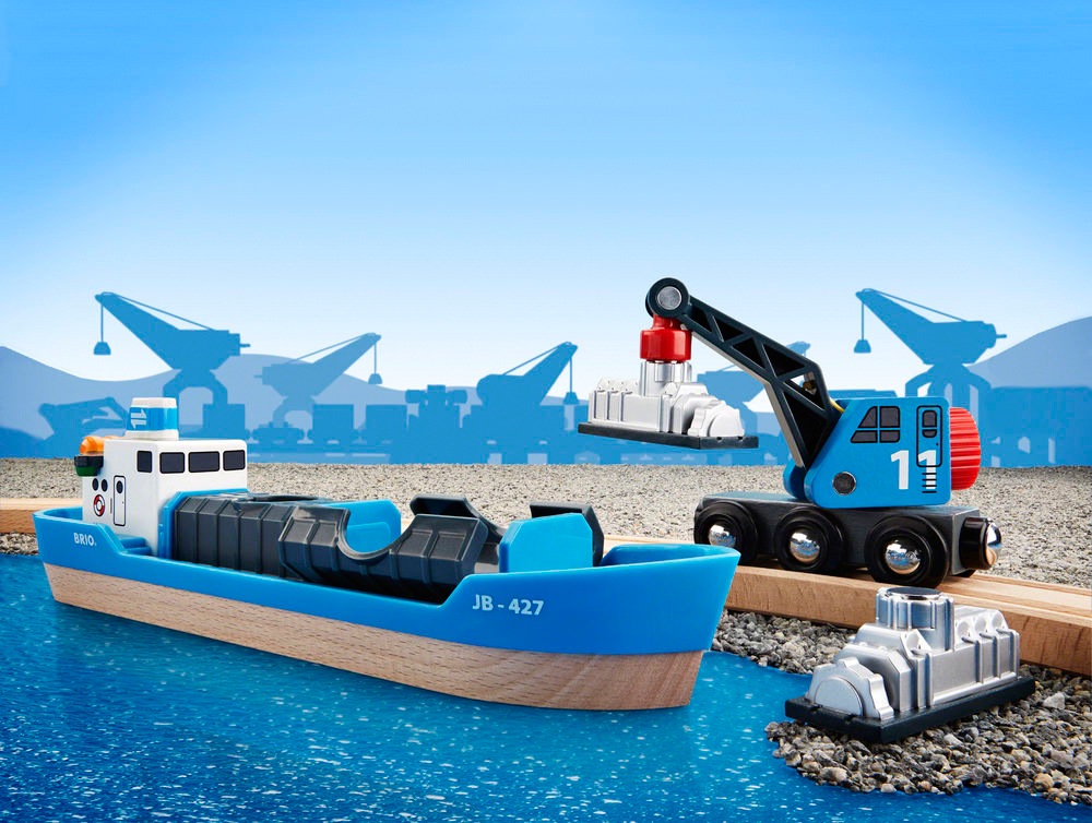 BRIO® Spielzeugeisenbahn-Erweiterung »BRIO® WORLD, Containerschiff mit Kranwagen«, FSC®- schützt Wald - weltweit