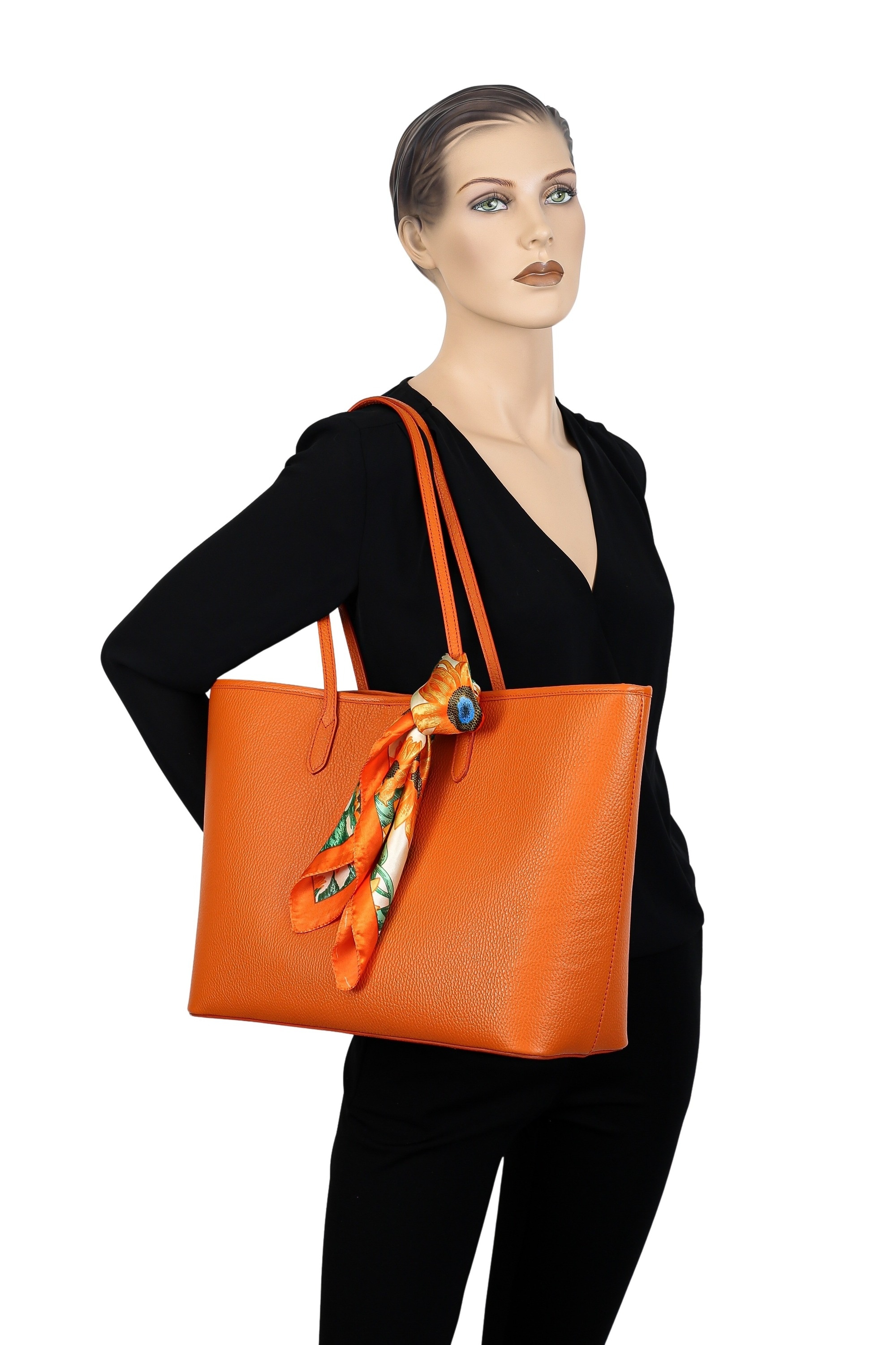 COLLEZIONE ALESSANDRO Schultertasche »Shopperella«, aus italienischem Leder mit langem Trageriemen