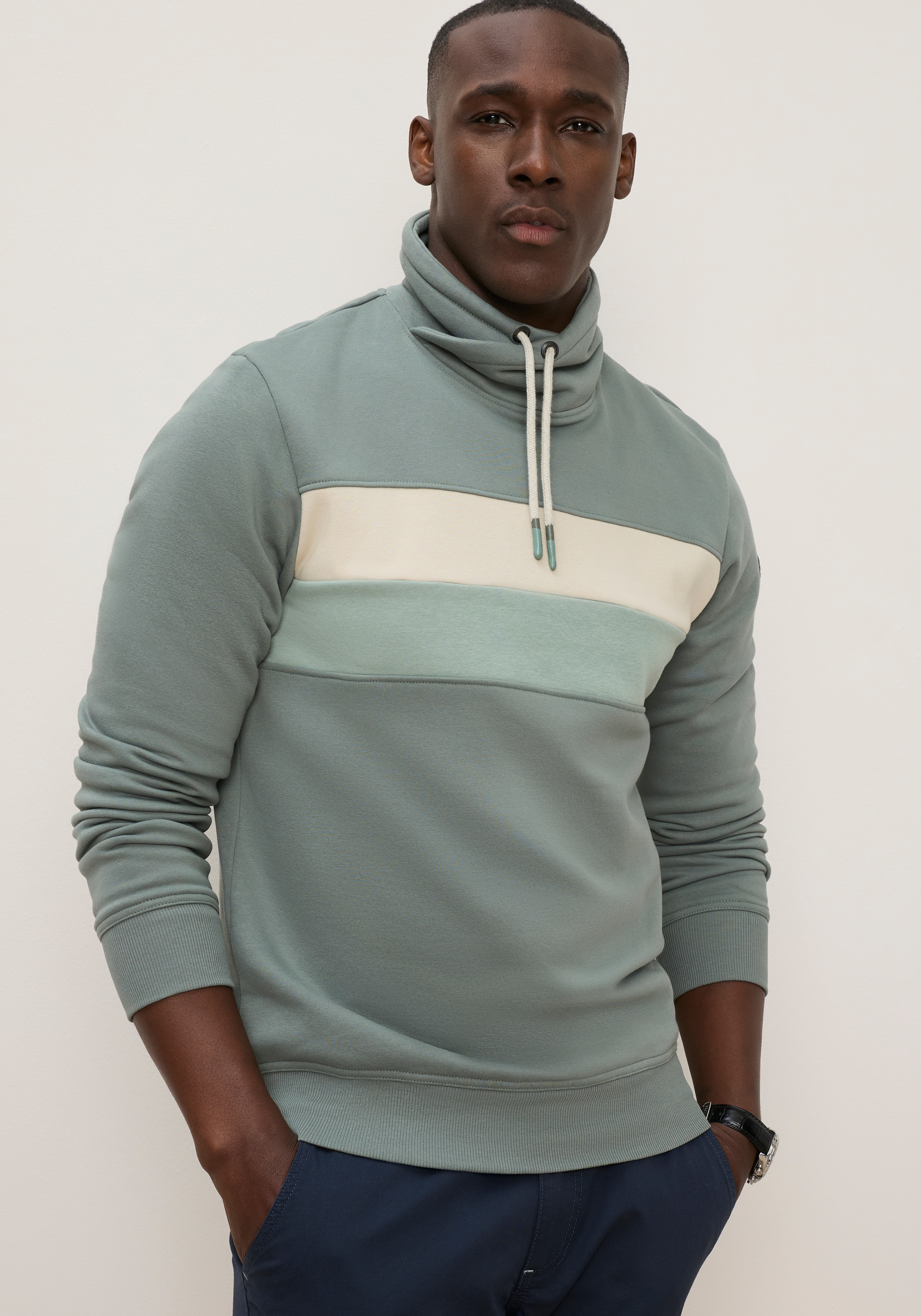 KangaROOS Sweatshirt, mit hochschließendem Kragen, Color Blocking, auch in großen Größen