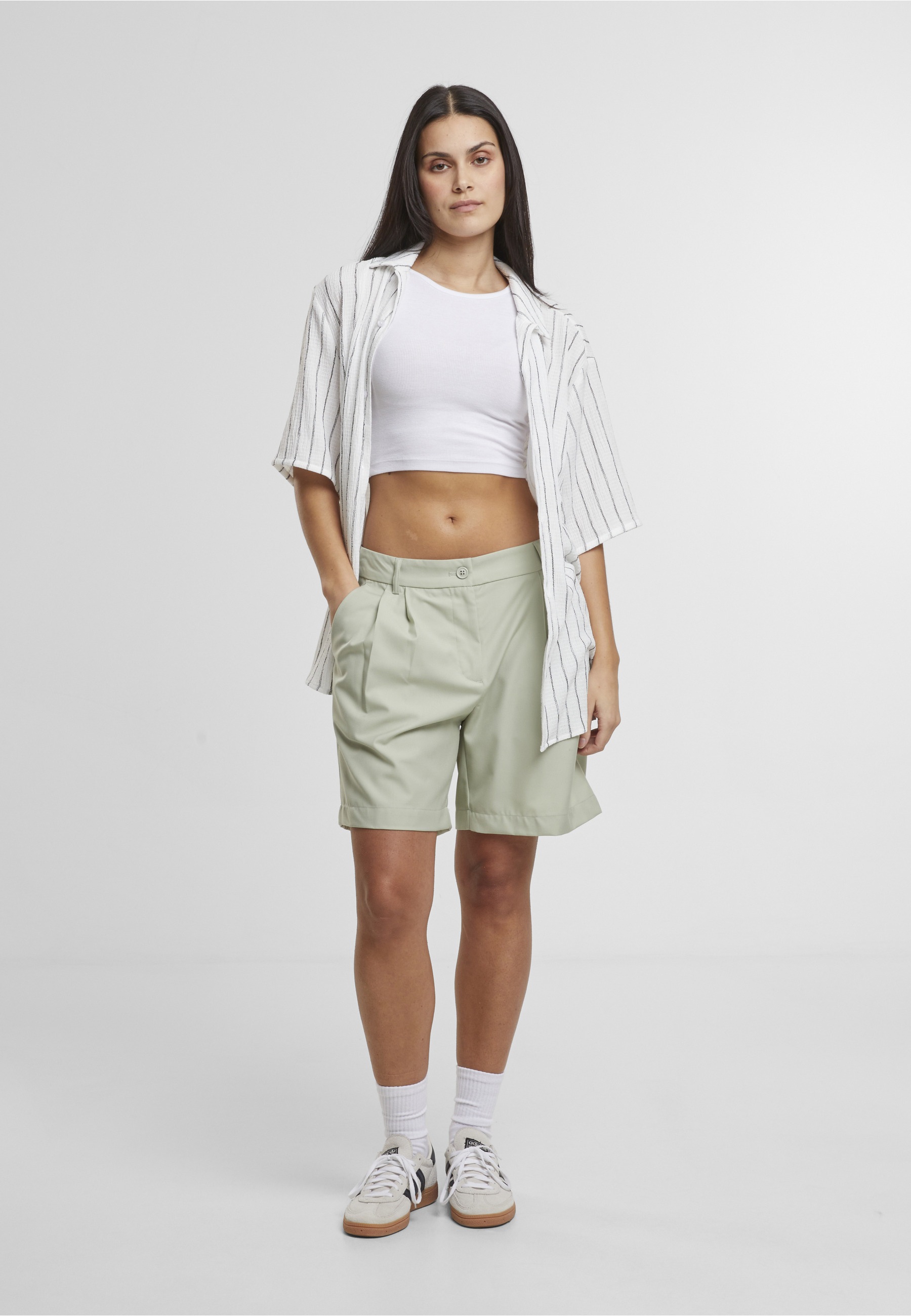 URBAN CLASSICS Shorts »Urban Classics Ladies Pleated Bermuda Shorts«