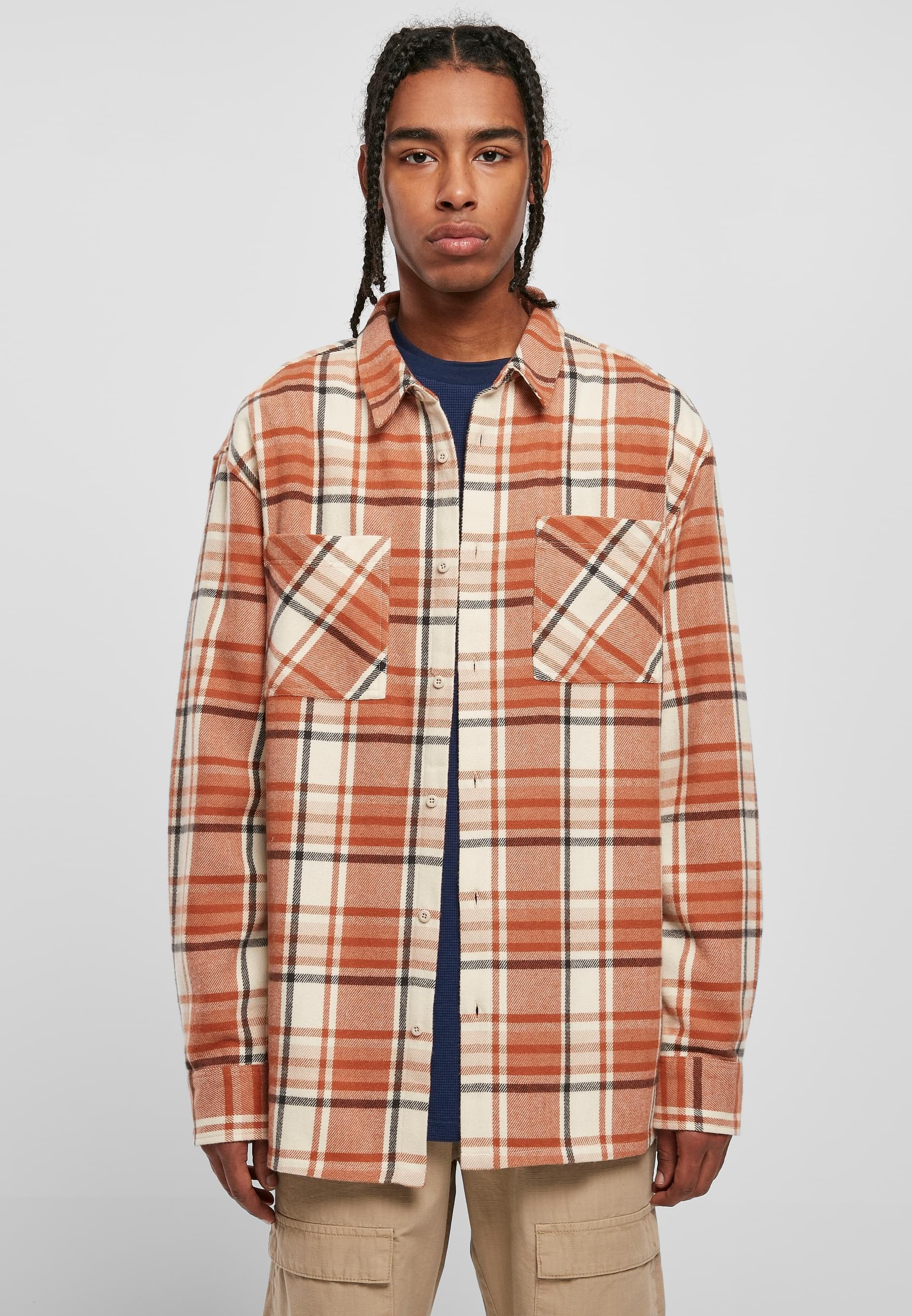 URBAN CLASSICS Langarmhemd »Urban Classics Herren Long Oversized Checked Leaves Shirt«, (1 tlg.)