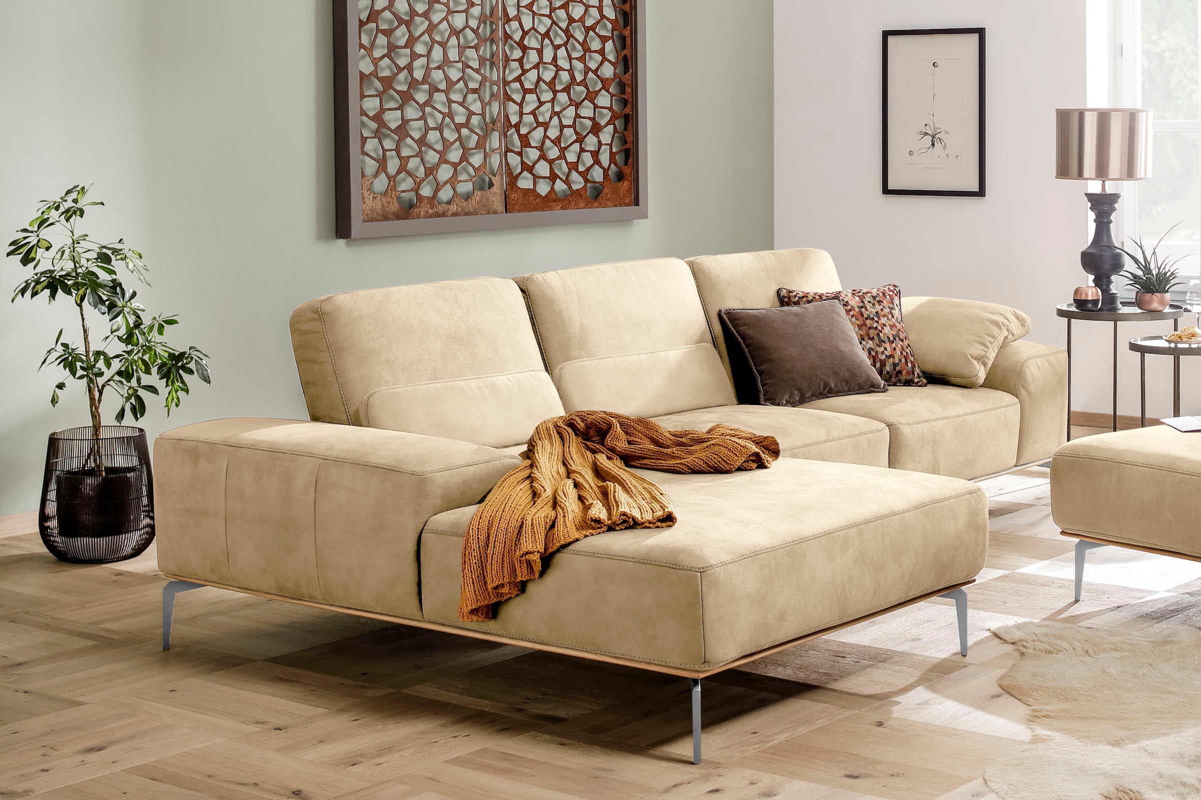 W.SCHILLIG Ecksofa "run, Designsofa, bequem, L-Form" mit elegantem Holzsockel, Füße in Chrom glänzend, Breite 299 cm