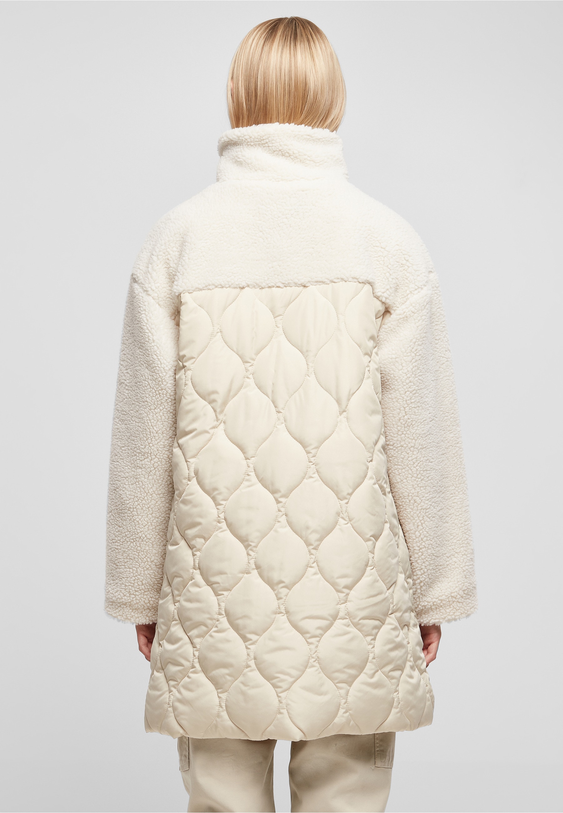 URBAN CLASSICS Winterjacke »Urban Classics Damen Ladies Oversized Sherpa Quilted Coat« 1 Stk. tlg. ohne Kapuze
