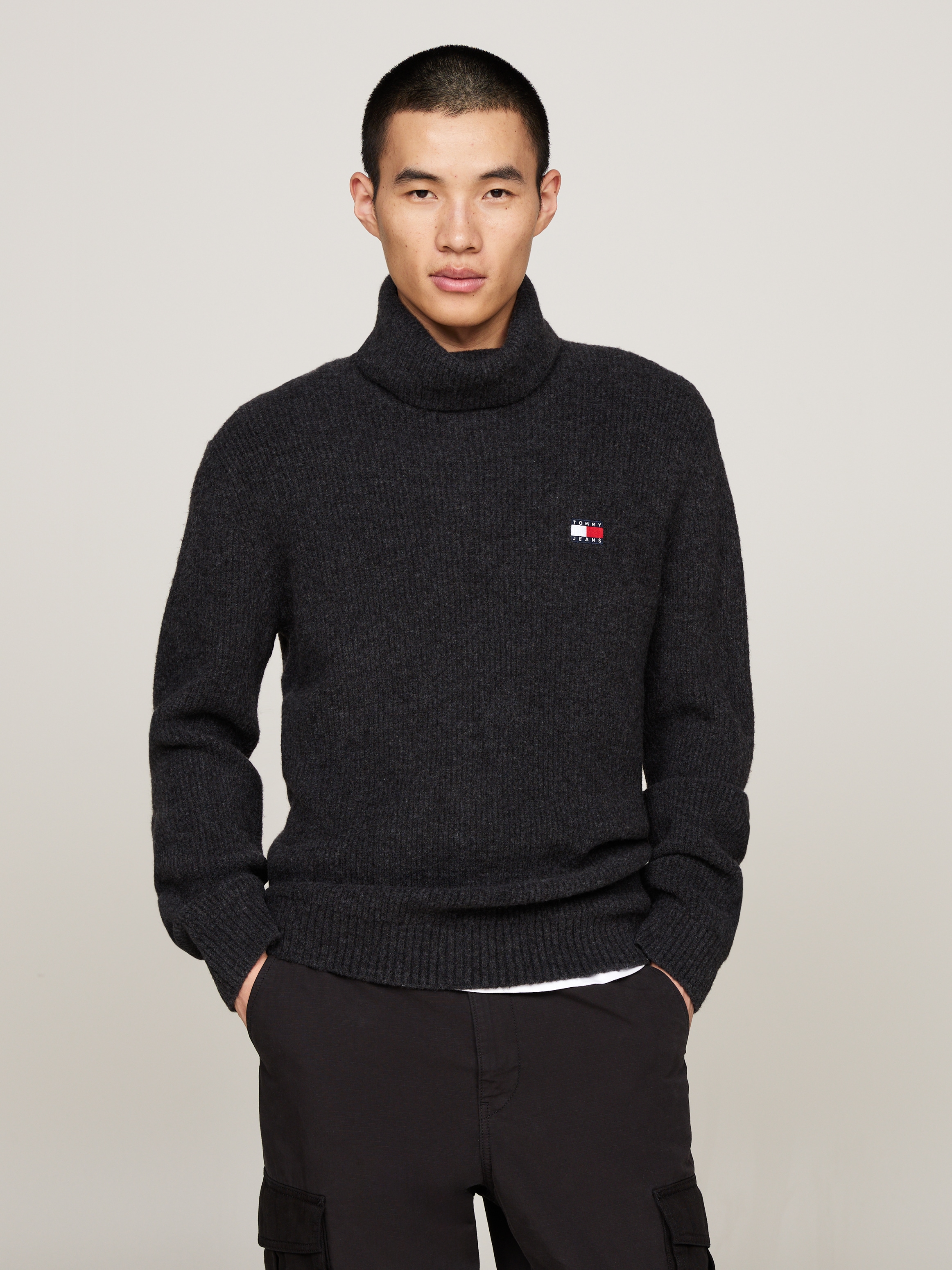 Rollkragenpullover »TJM SLIM ROLL NECK BADGE SWEATER«, in melierter Optik