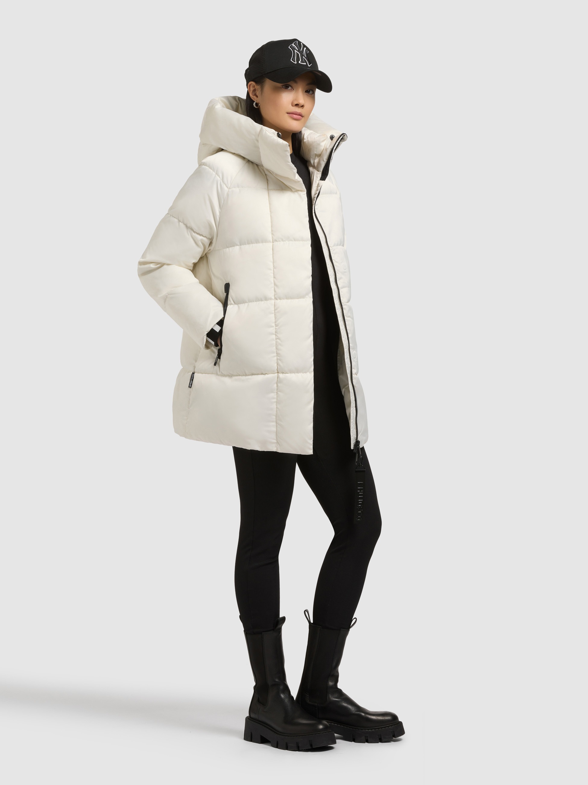 khujo Steppjacke »SUDA« mit Kapuze