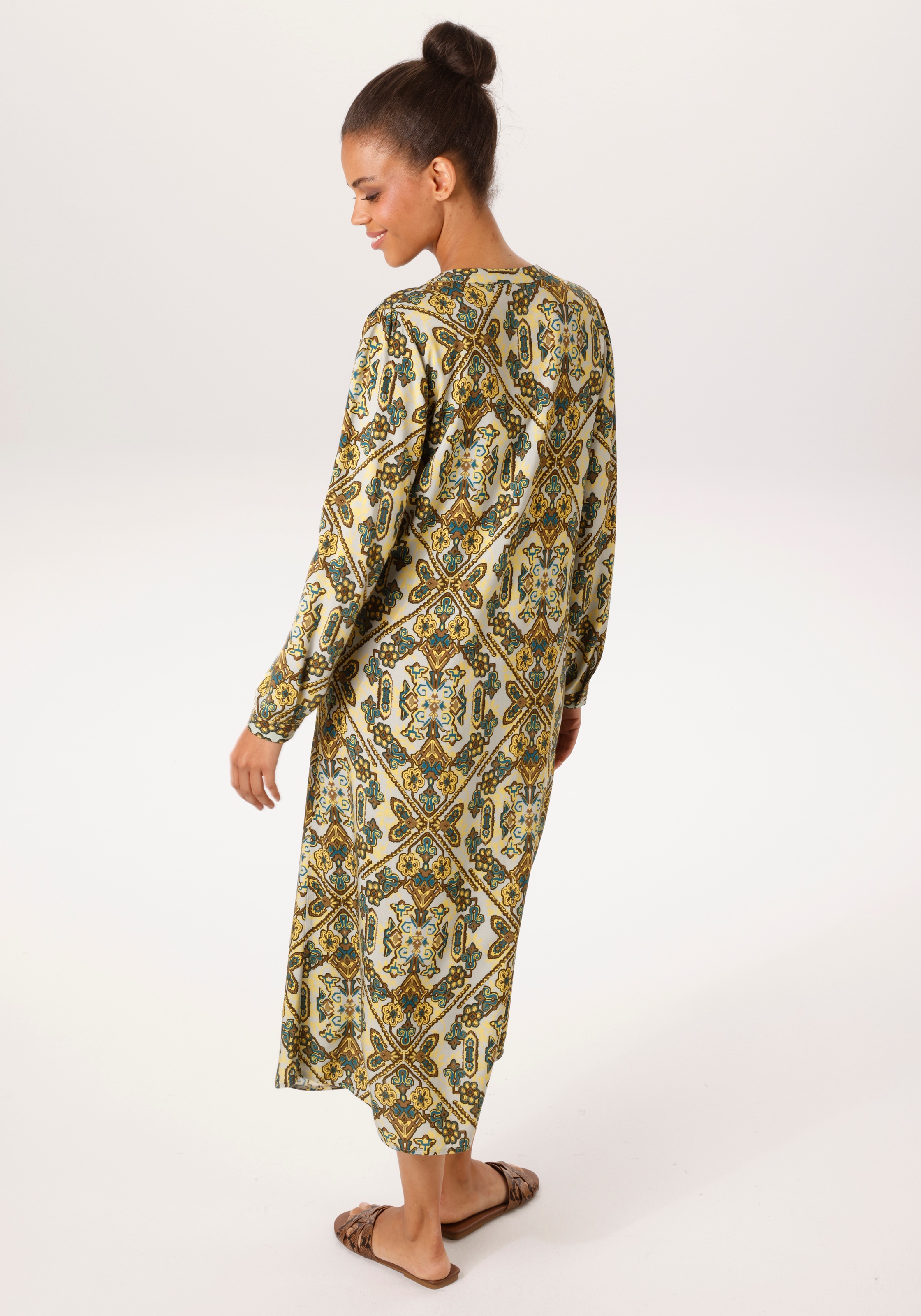 Aniston CASUAL Blusenkleid Eingrifftaschen mit extravagantem, grafischen Dr günstig online kaufen