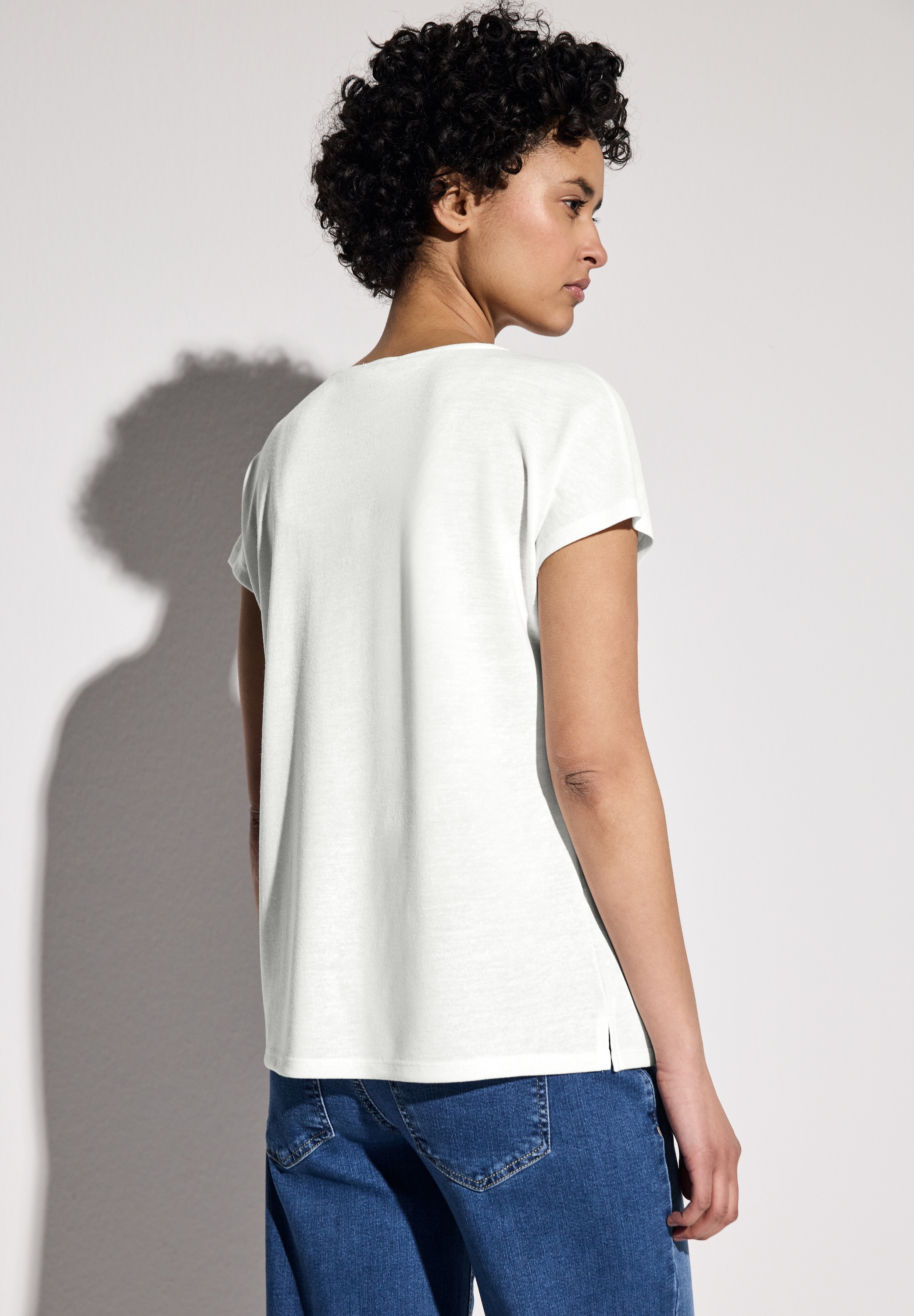 STREET ONE T-Shirt, mit abgerundetem V-Ausschnitt