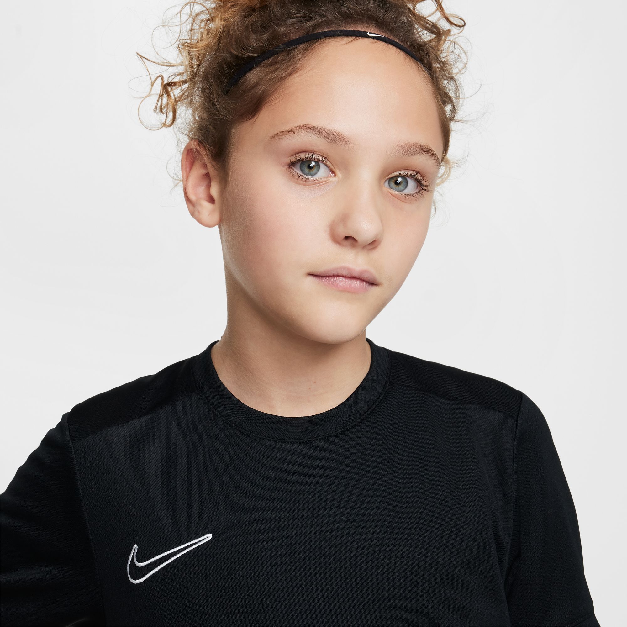 Thumbnail - Nike Trainingsshirt "Nike Academy Big Kids Dri-FIT Soccer Top" für Jugendliche, sportlicher Stil, atmungsaktiv, schnell ...