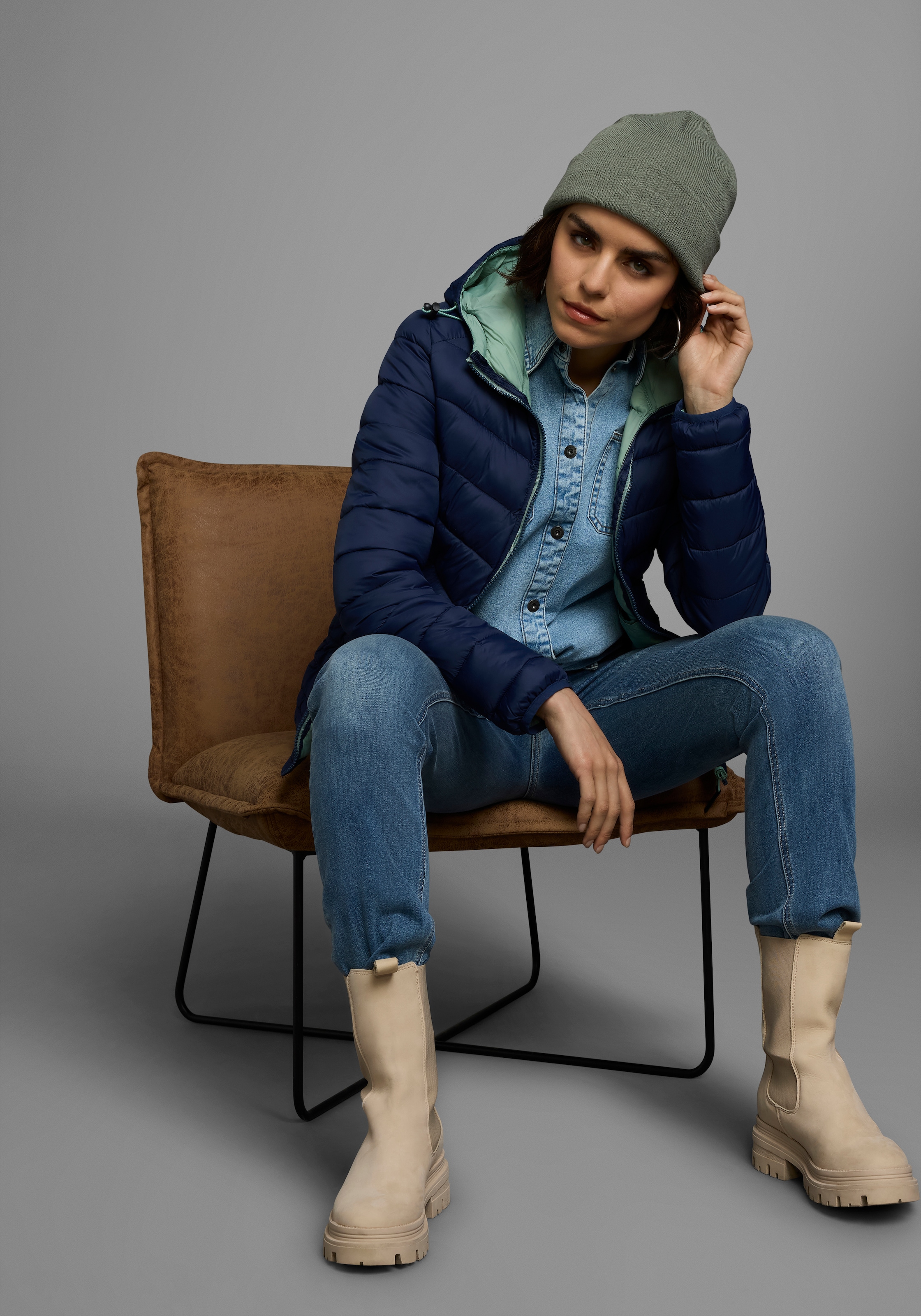 Polarino Steppjacke, mit Kapuze, für kühle Tage, aus leichtem Webmaterial, wasserabweisend
