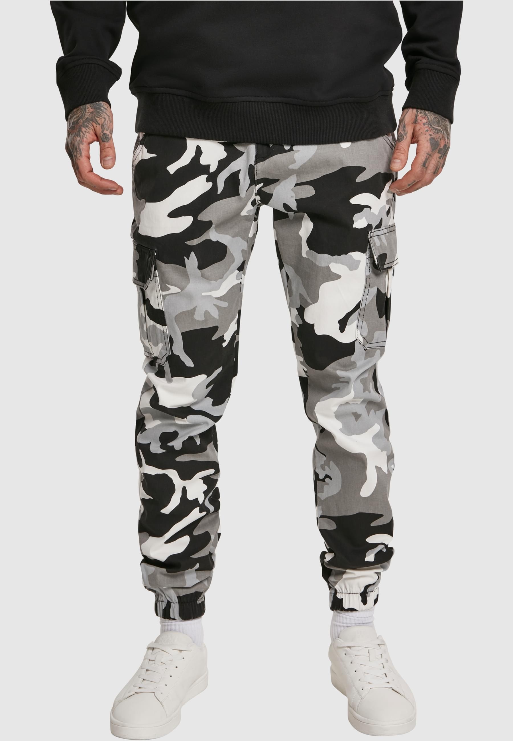 URBAN CLASSICS Cargohose »Männer Camo Cargo Jogging Pants 2.0«, (1 tlg.)