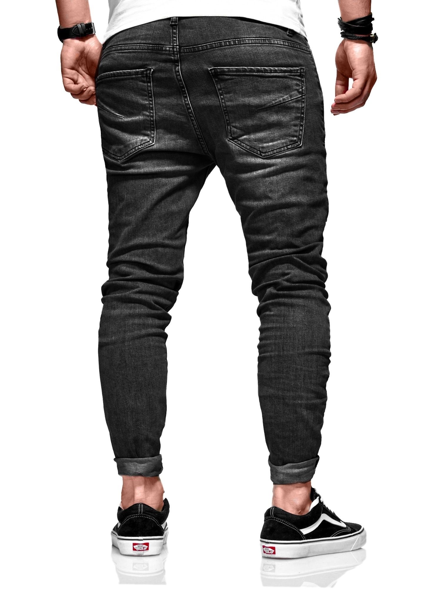 behype Slim-fit-Jeans »Dino«, mit tollen Used-Elementen