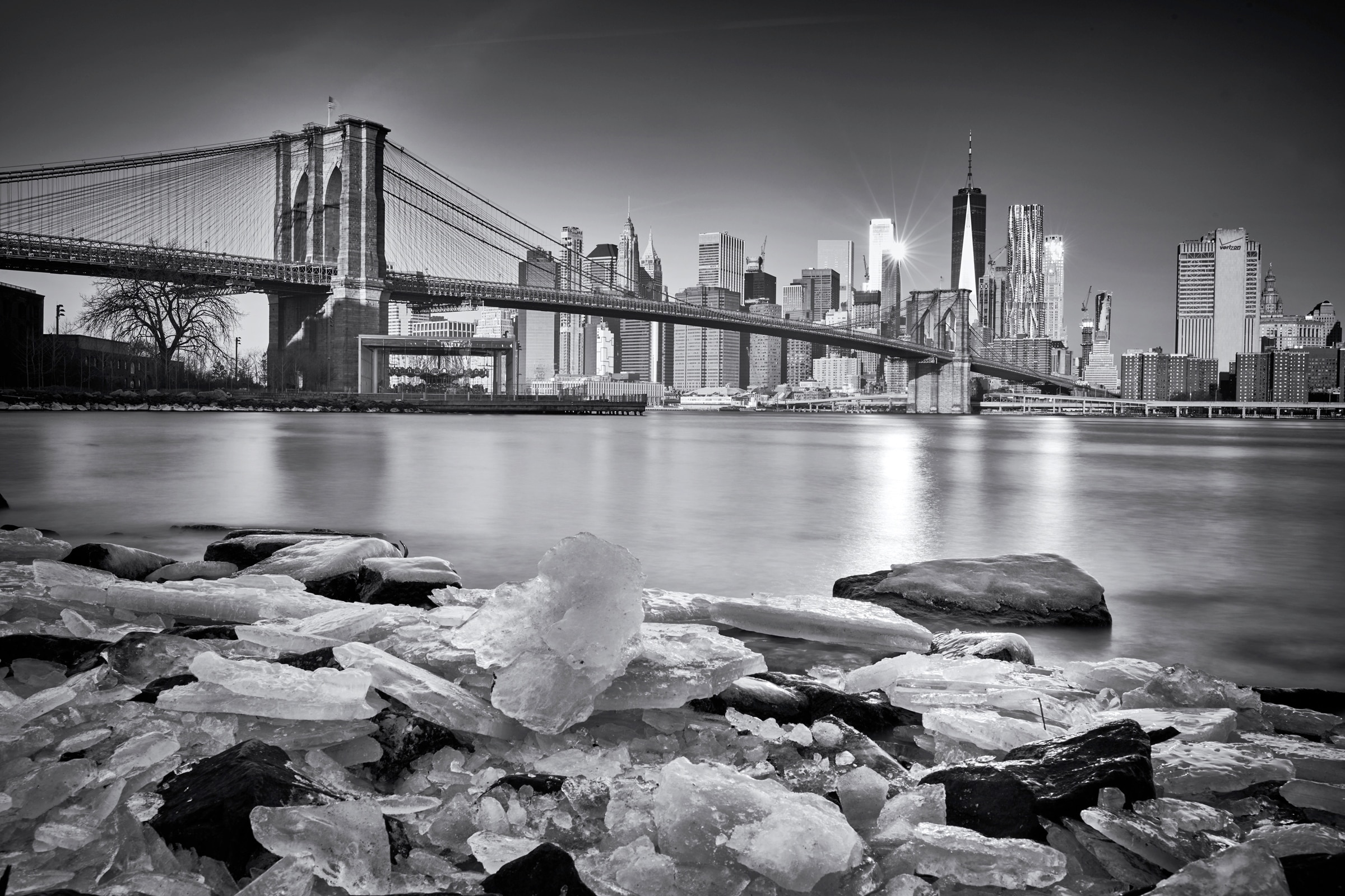 Papermoon Fototapete "Photo-Art MARTIN FROYDA, NEW YORK - BROOKLYN BRIDGE"