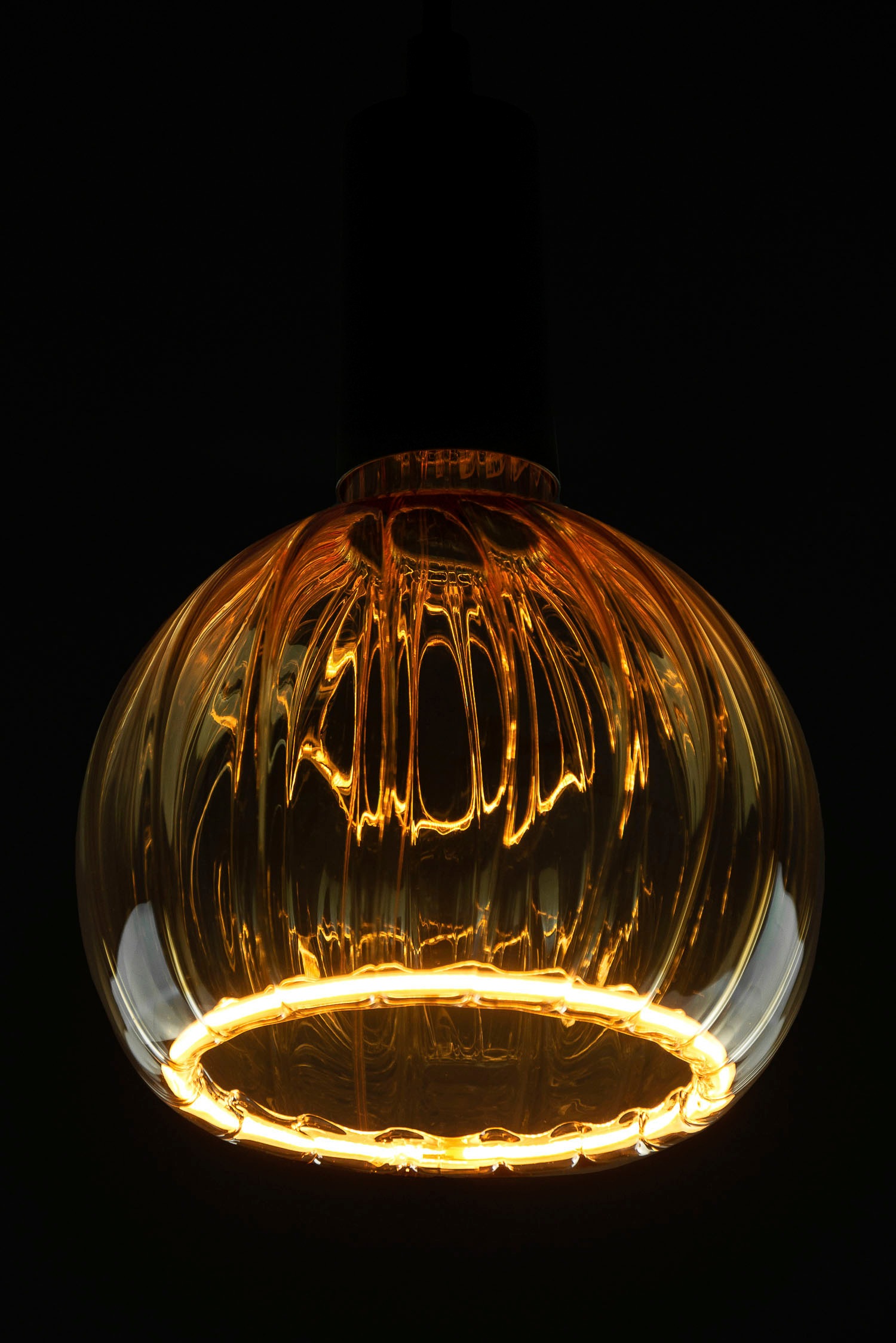 SEGULA LED-Leuchtmittel »LED Floating Globe 150 straight gold«, E27, 1 St., Extra-Warmweiß, LED Floating Globe 150 straight gold, E27, 4W, CRI 90, dimmbar