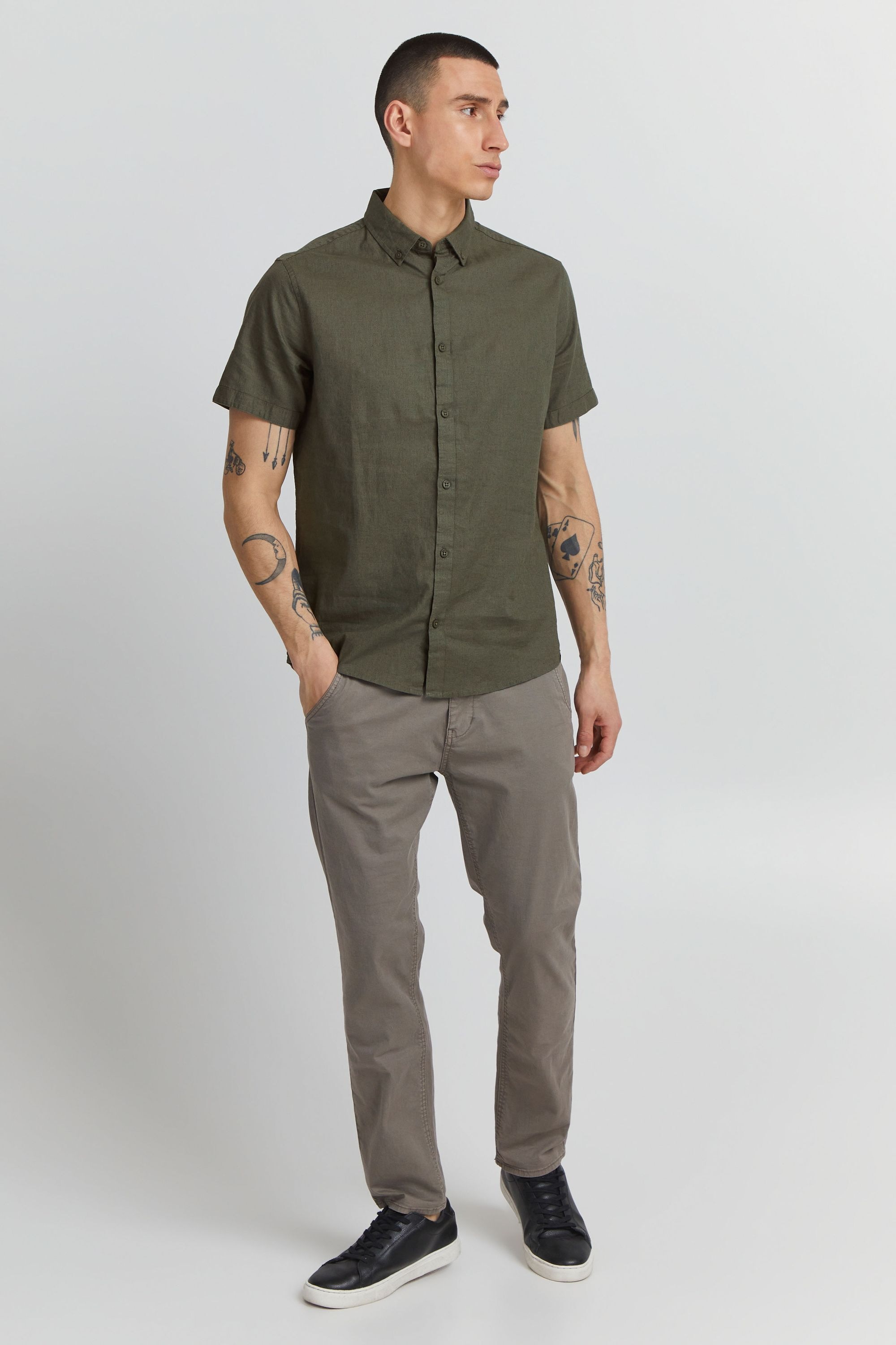Kurzarmshirt INDICODE "Kurzarmhemd IDHank", Herren, Gr. M, grün (beetle), Obermaterial: 55% Leinen LI. 45% Baumwolle CO., Hemden 2